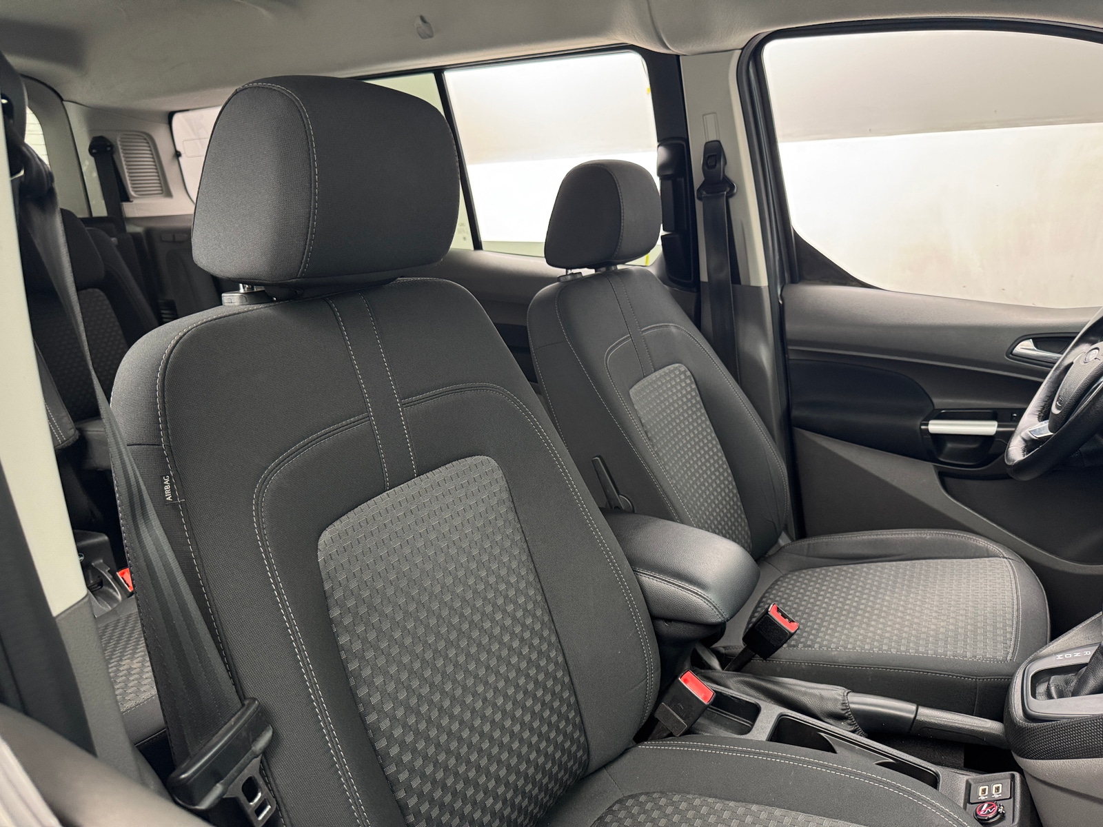 Thumbnail: 2019 Ford Transit Series - 2