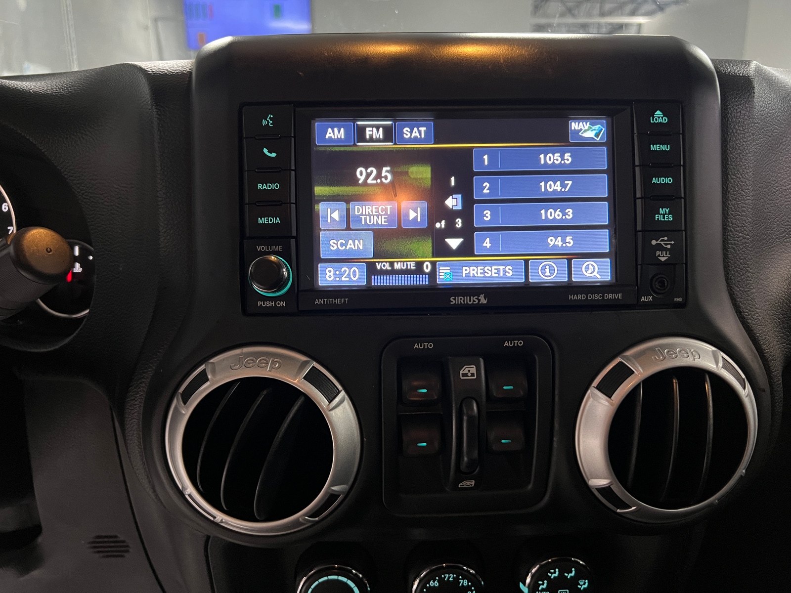 Thumbnail: 2014 Jeep Wrangler - 3