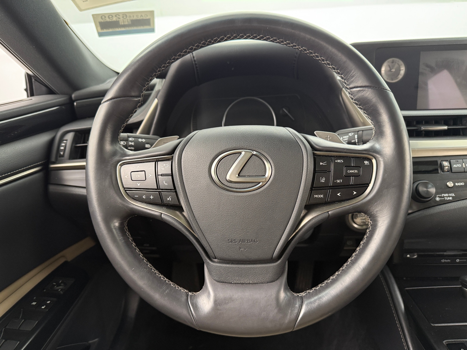 Thumbnail: 2020 Lexus ES - 4