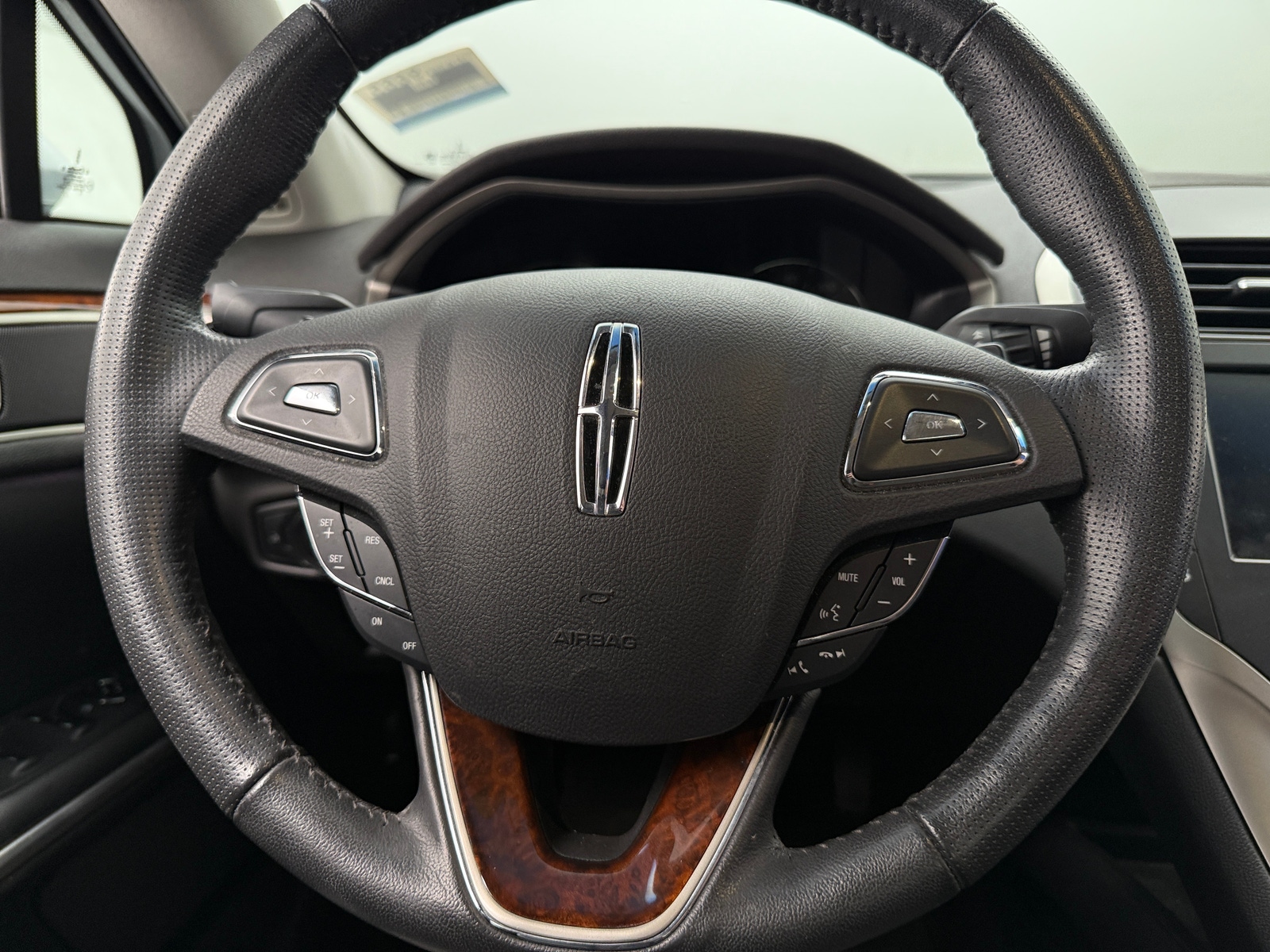 Thumbnail: 2014 Lincoln MKZ - 4
