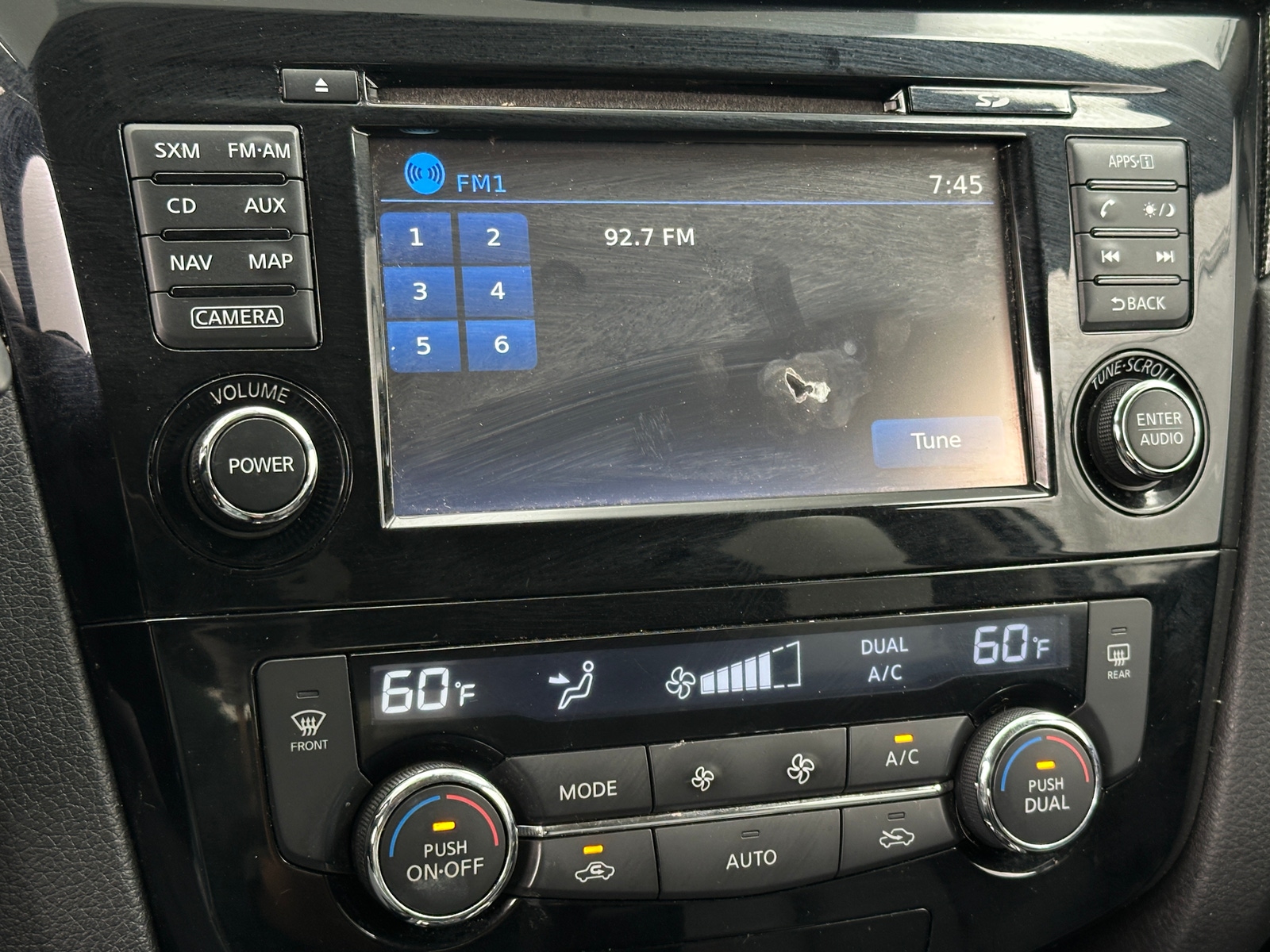 Thumbnail: 2016 Nissan Rogue - 3