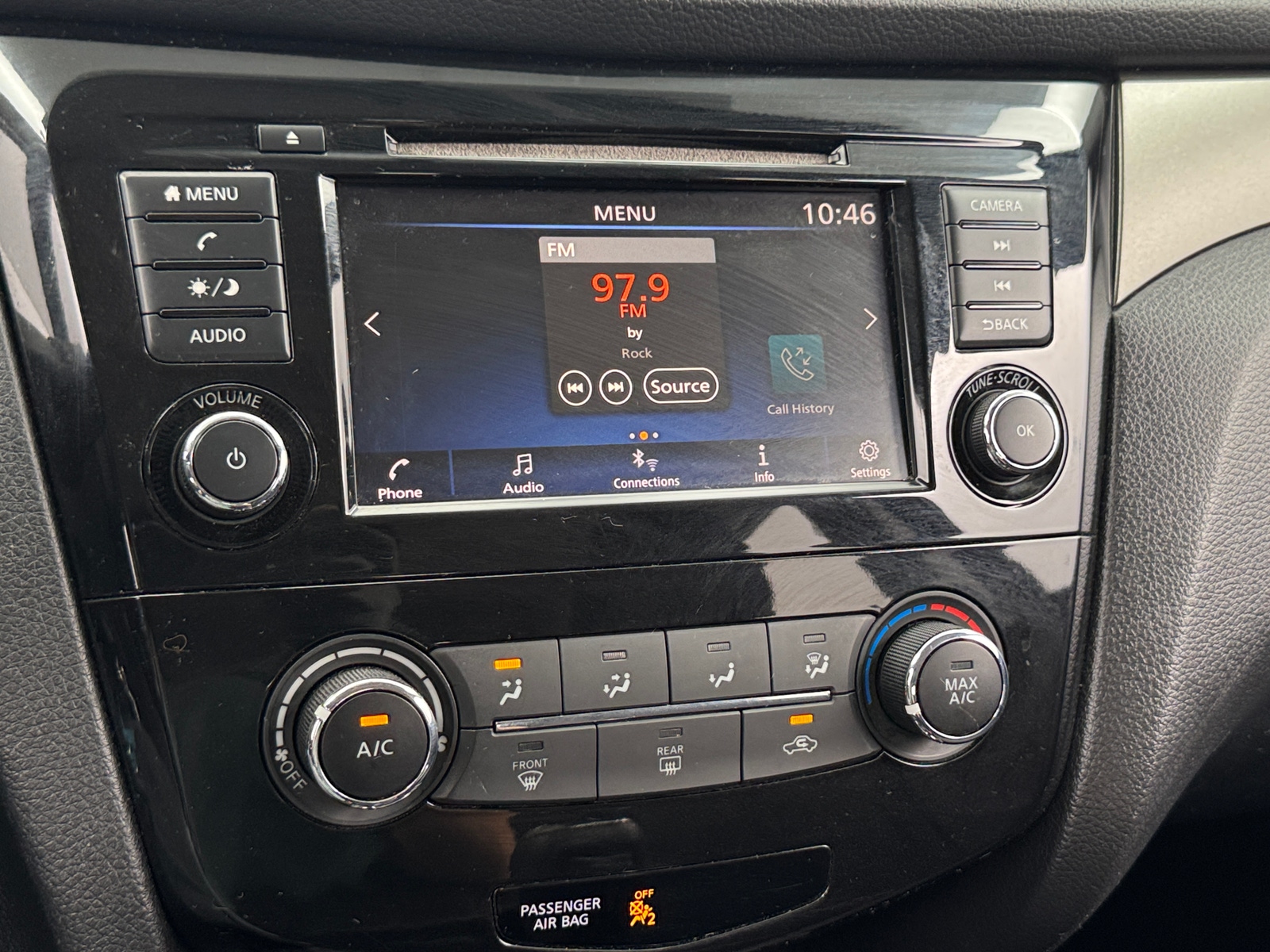 Thumbnail: 2019 Nissan Rogue Sport - 4