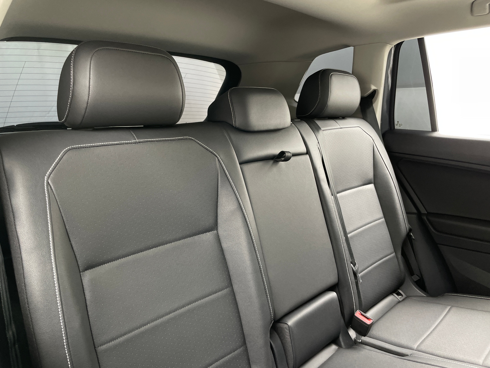 Thumbnail: 2021 Volkswagen Tiguan - 5