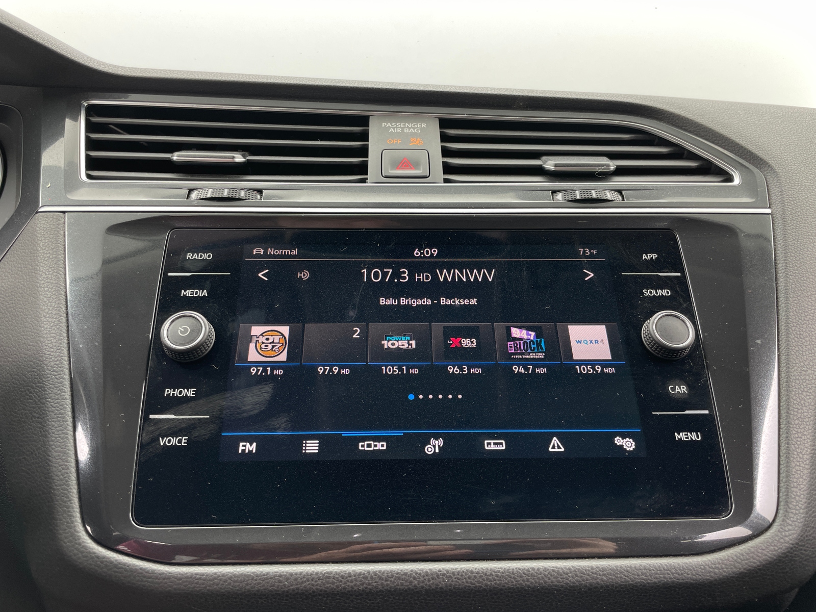 Thumbnail: 2021 Volkswagen Tiguan - 3