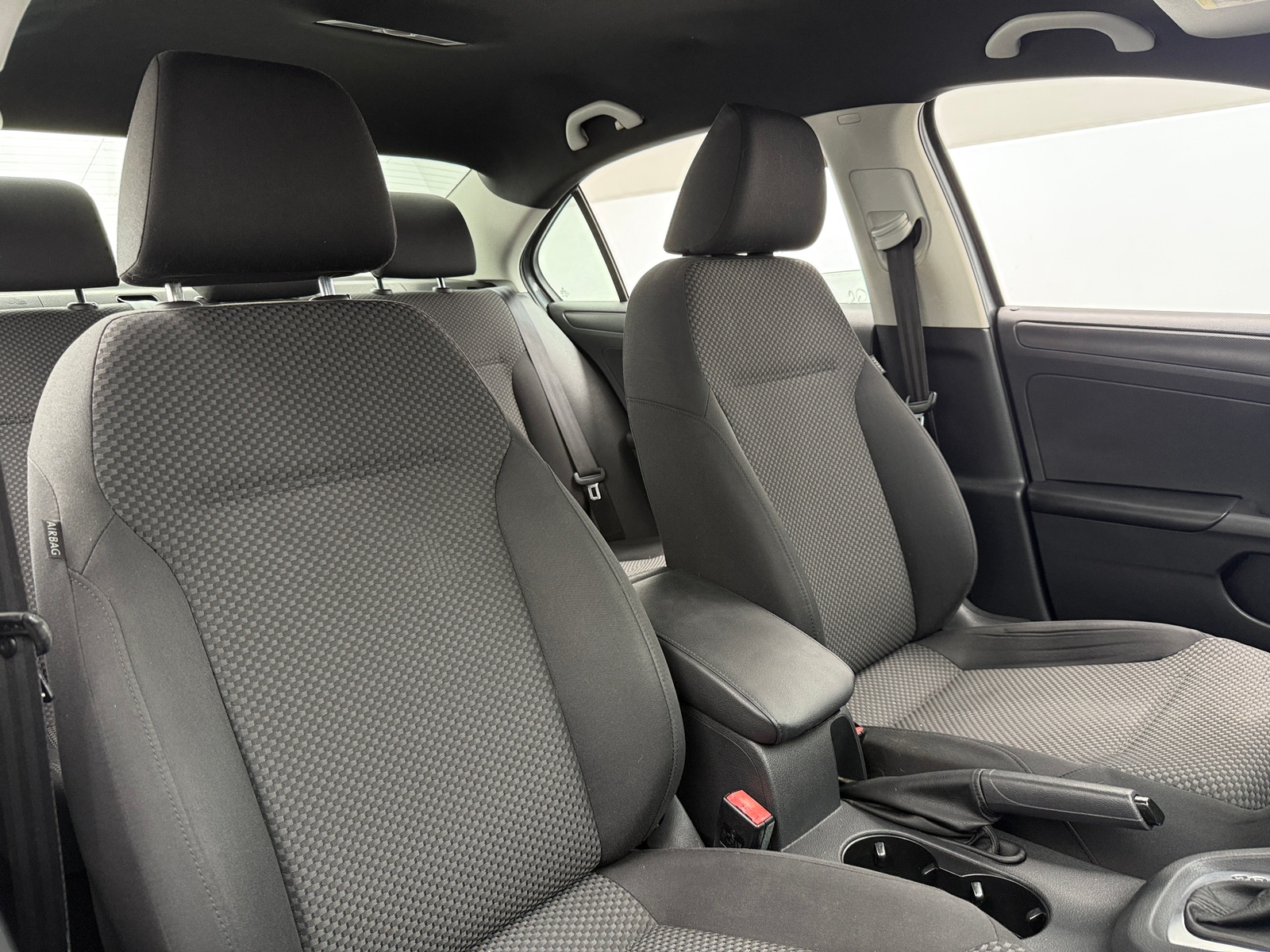 Thumbnail: 2014 Volkswagen Jetta - 2