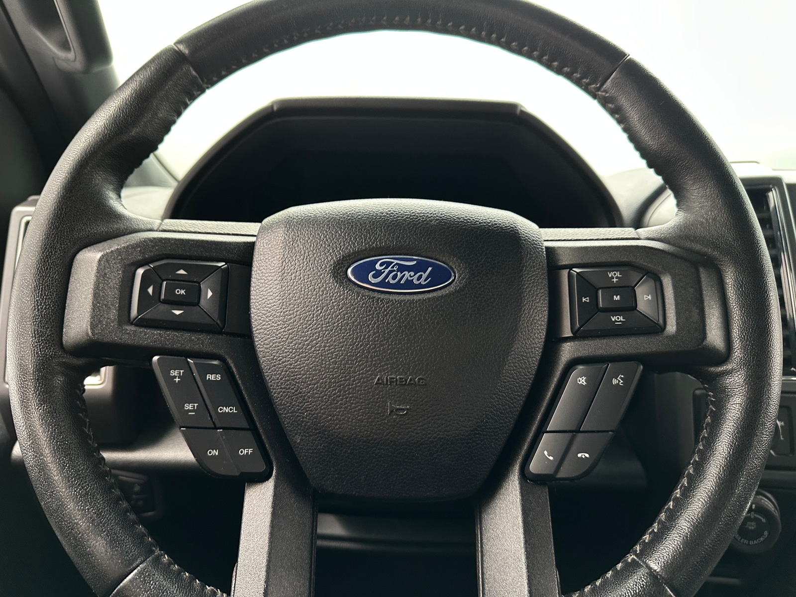 Thumbnail: 2019 Ford Econoline - 5