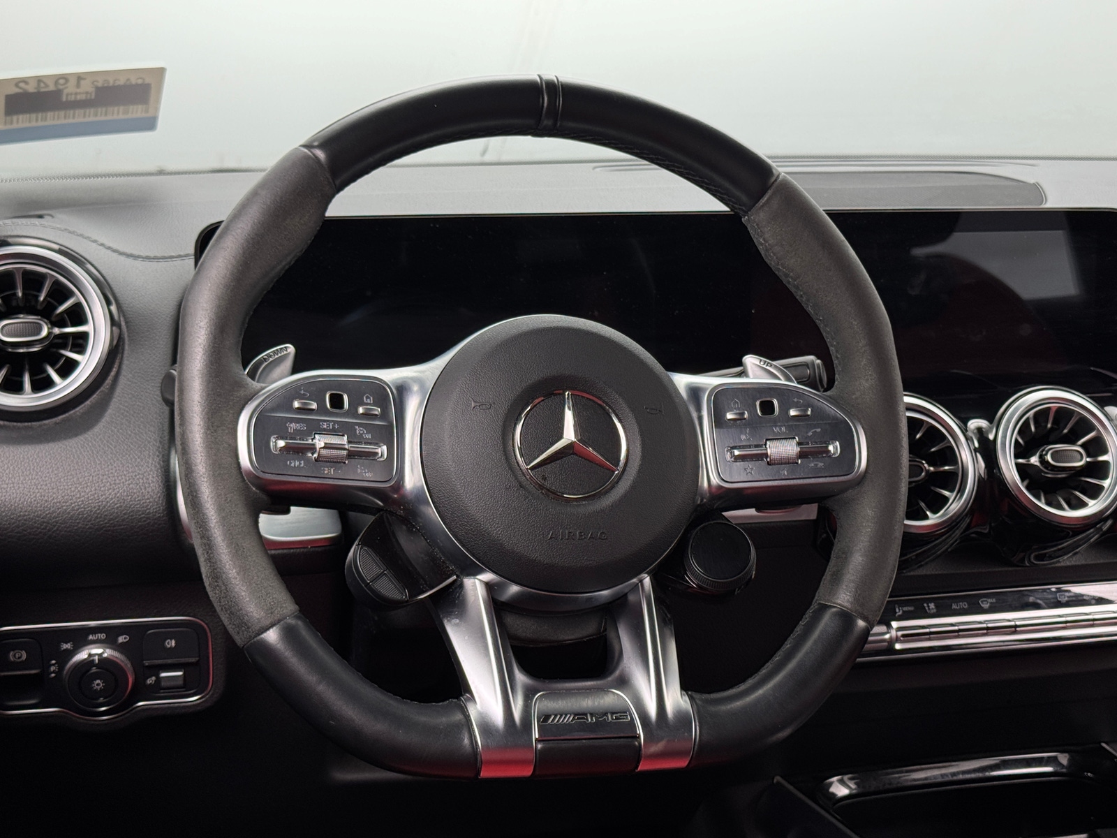 Thumbnail: 2022 Mercedes-Benz GLB - 4