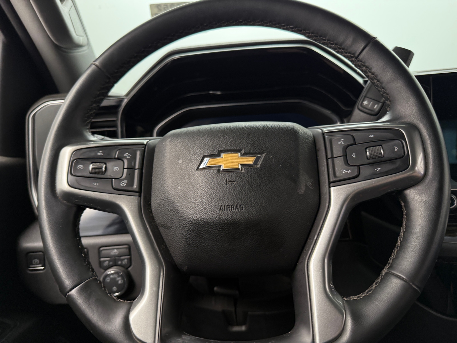 Thumbnail: 2023 Chevrolet Silverado 1500 - 5