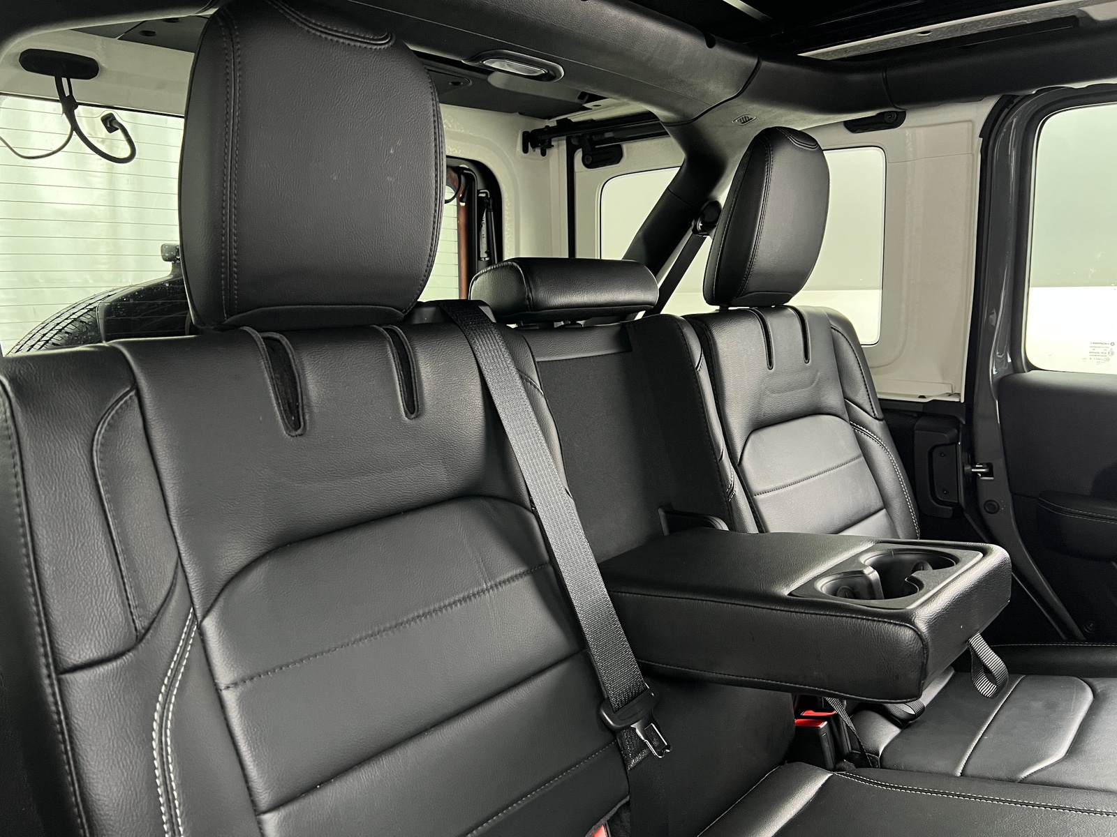 Thumbnail: 2021 Jeep Wrangler - 5