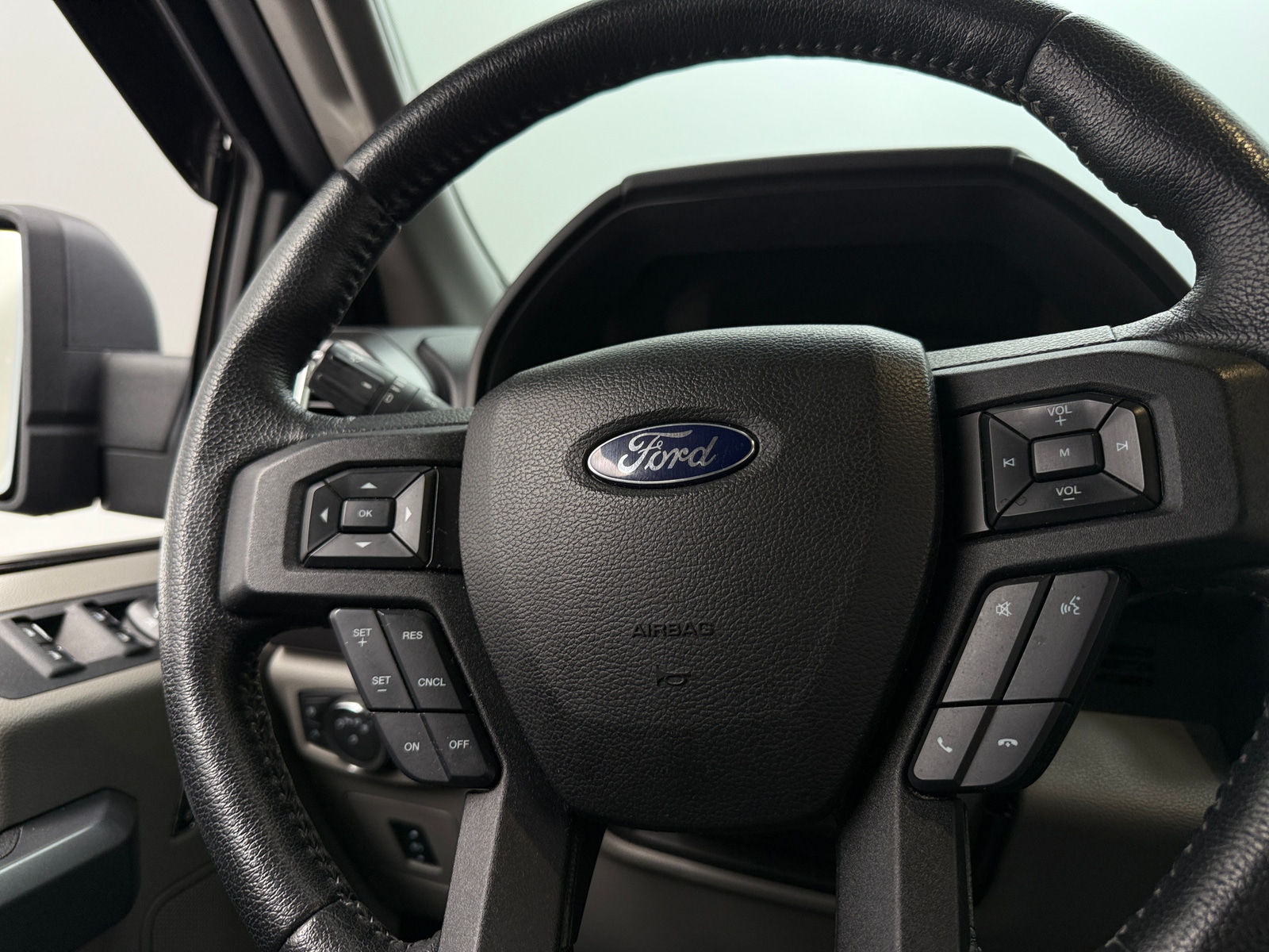 Thumbnail: 2015 Ford Econoline - 5