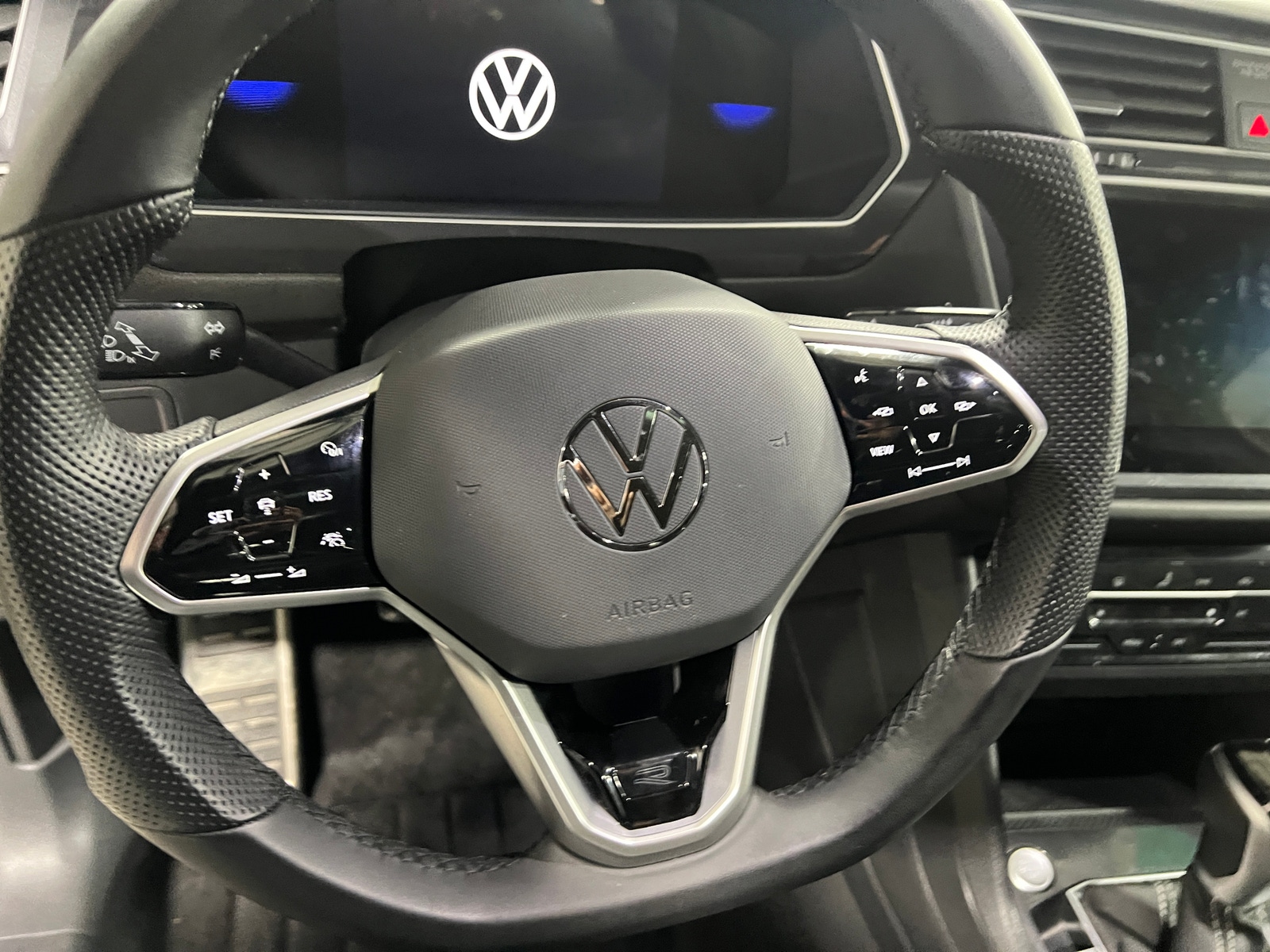 Thumbnail: 2024 Volkswagen Tiguan - 4