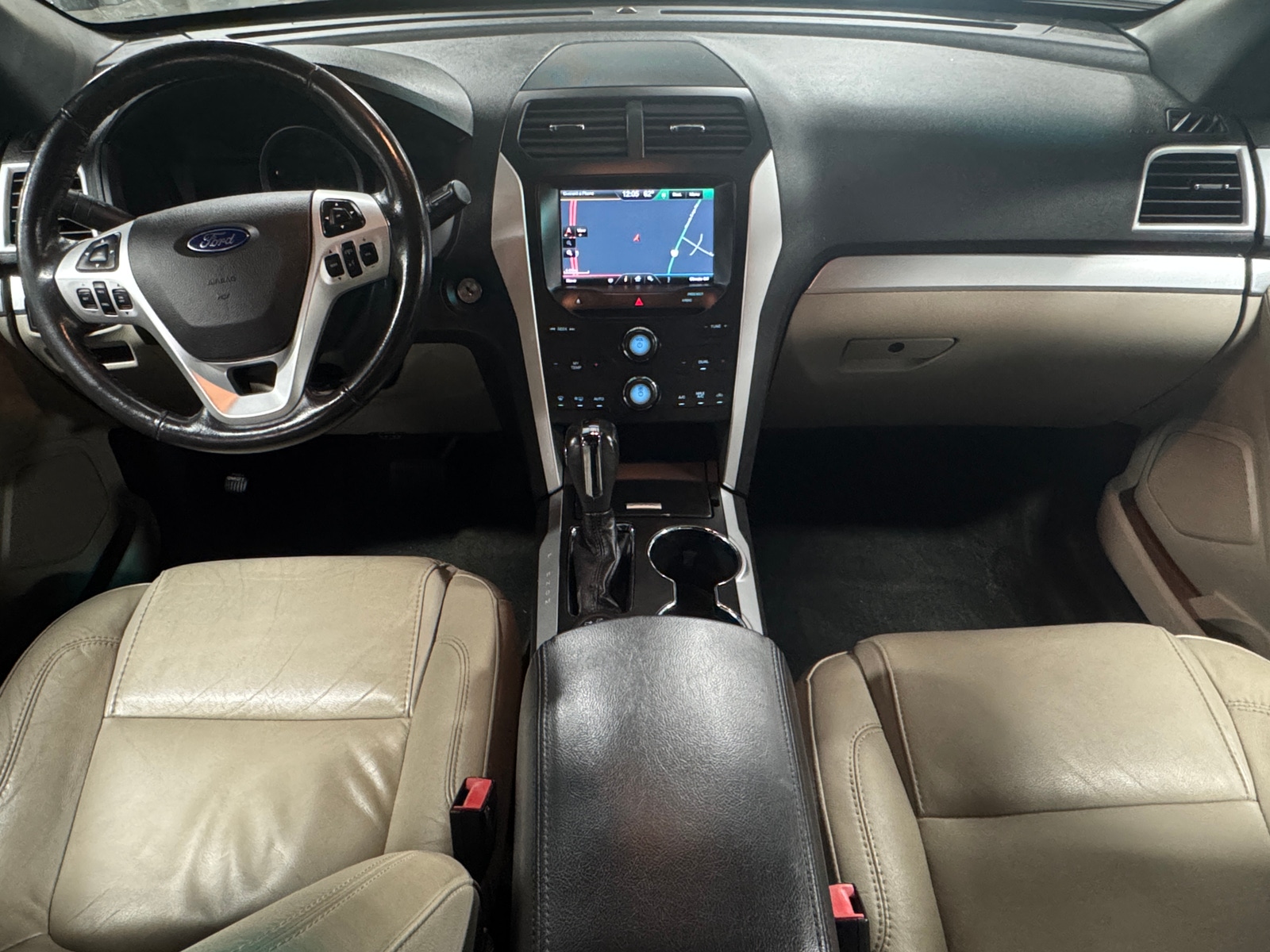 Thumbnail: 2015 Ford Explorer - 3