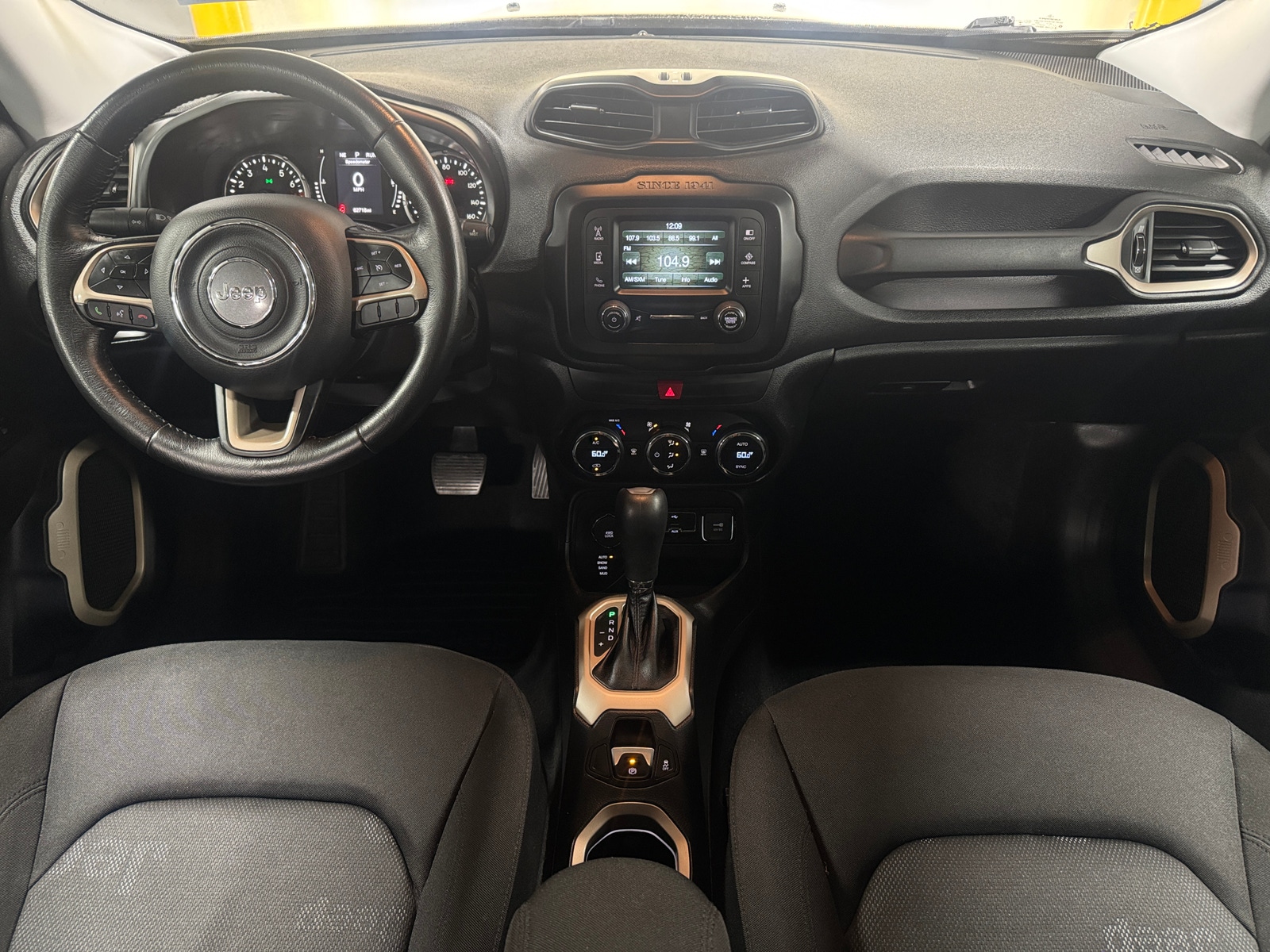 Thumbnail: 2016 Jeep Renegade - 3