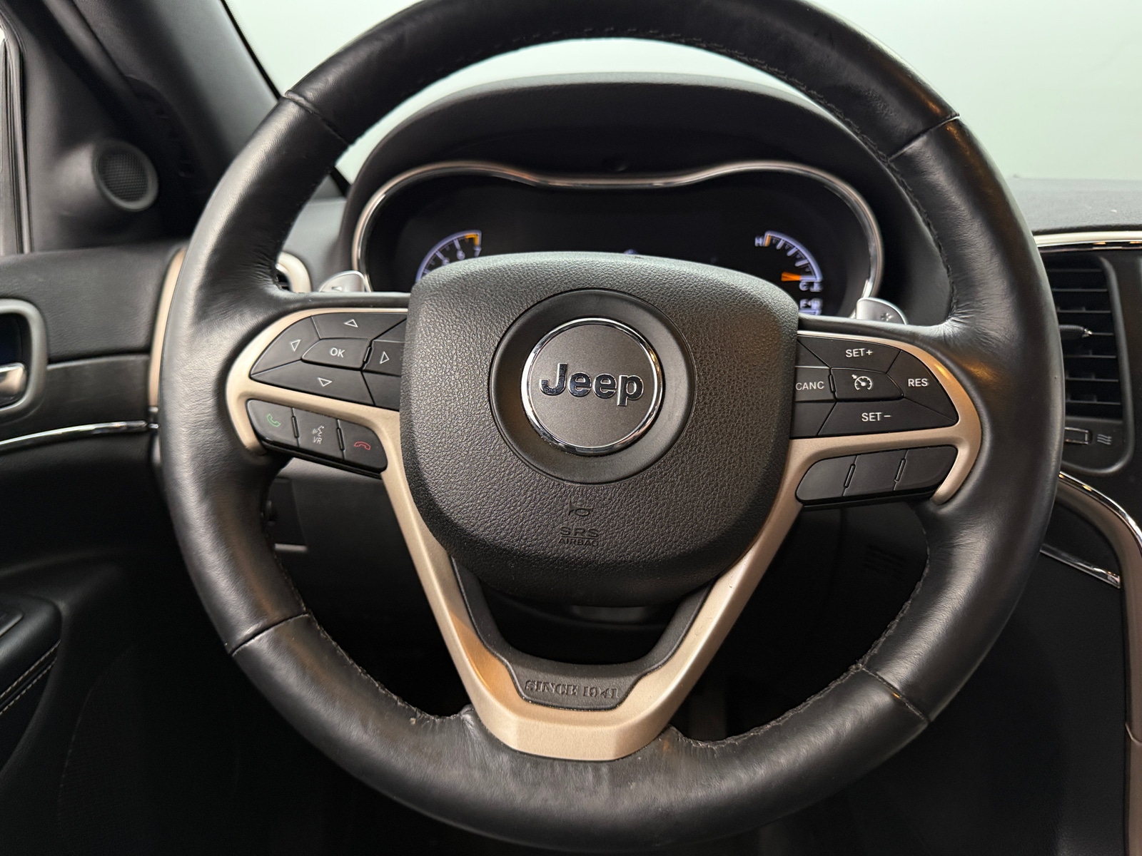 Thumbnail: 2015 Jeep Grand Cherokee - 4