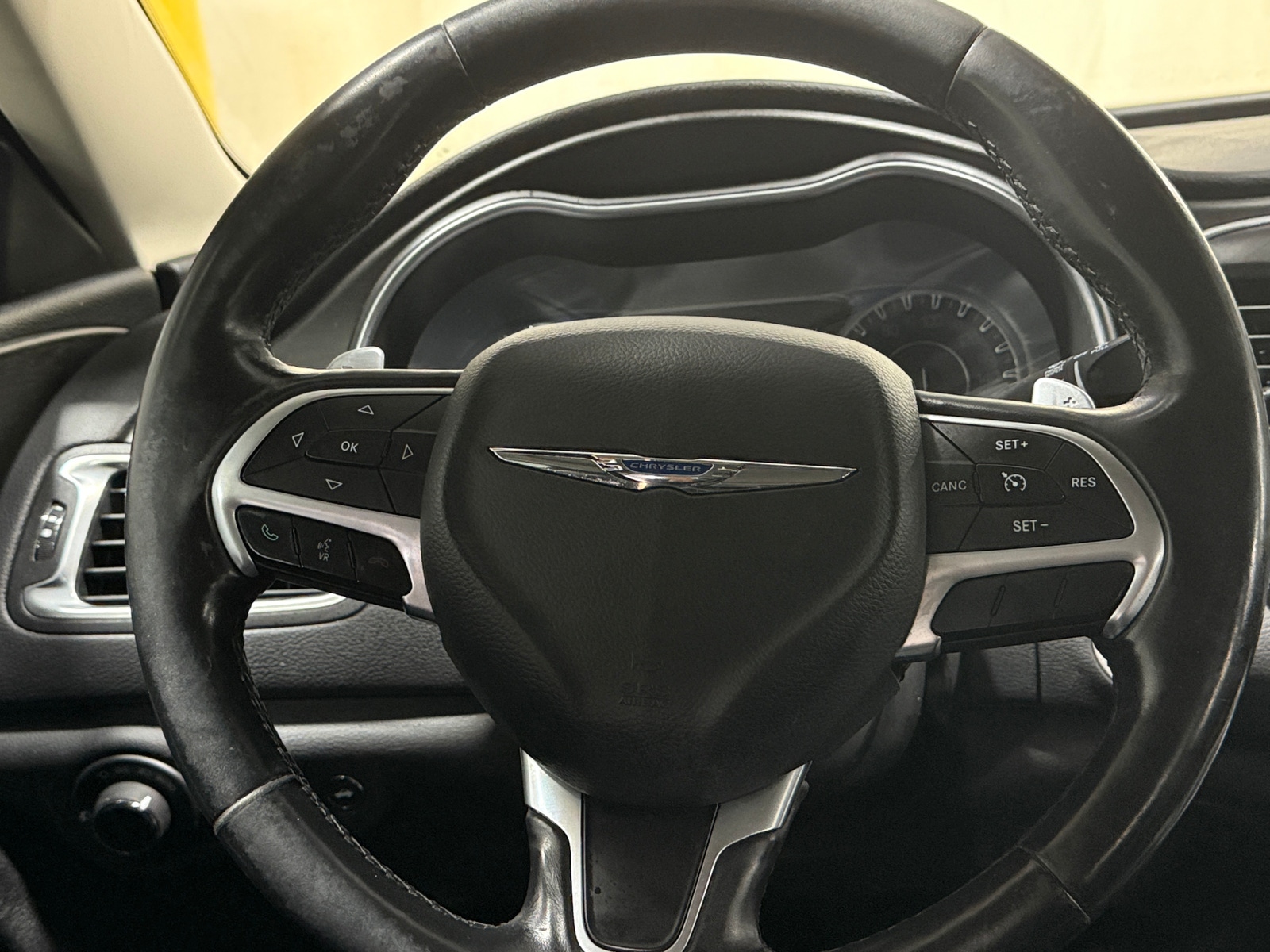 Thumbnail: 2016 Chrysler 200 - 4