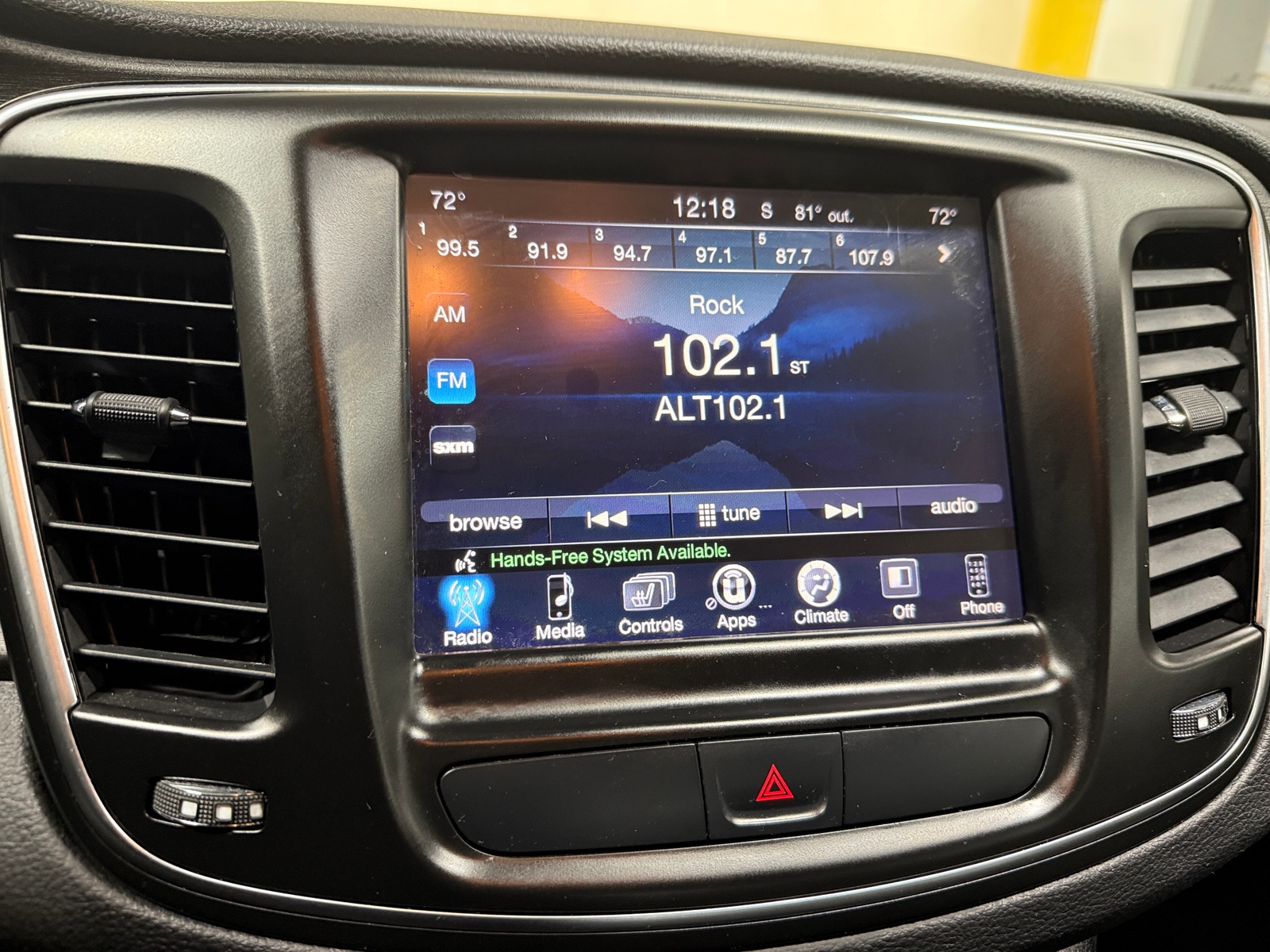Thumbnail: 2016 Chrysler 200 - 3