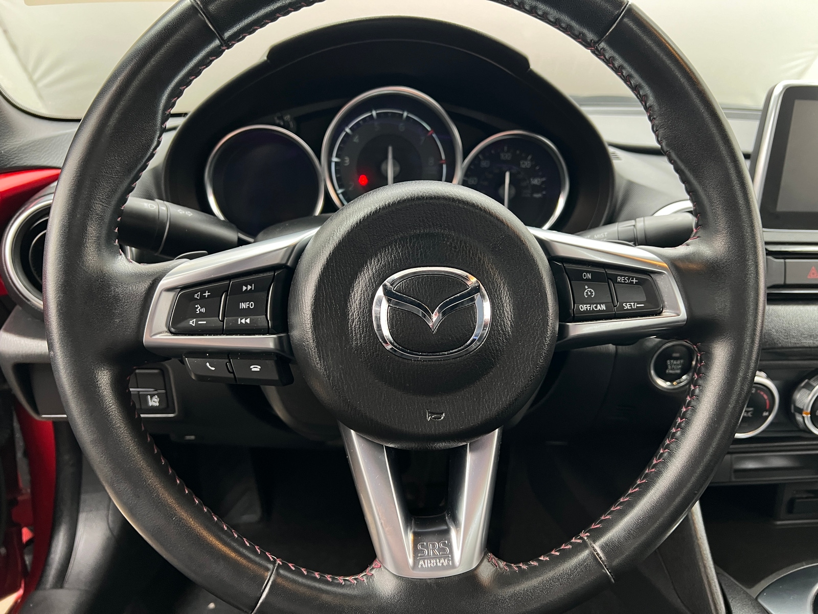 Thumbnail: 2016 Mazda MX-5 Miata - 4