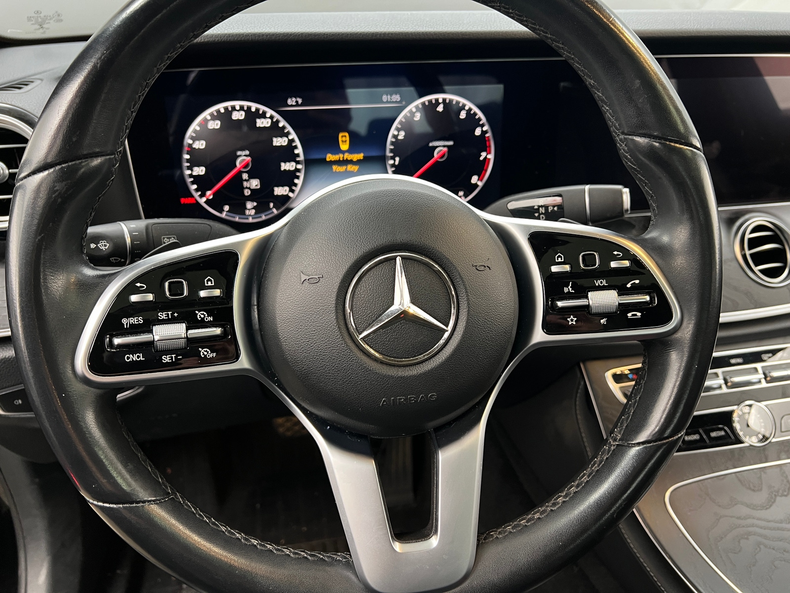 Thumbnail: 2020 Mercedes-Benz E-Class - 4