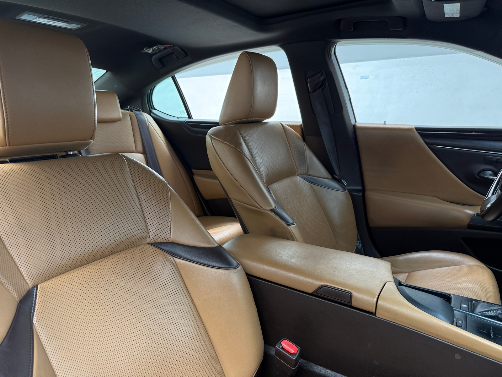 Thumbnail: 2019 Lexus ES - 2
