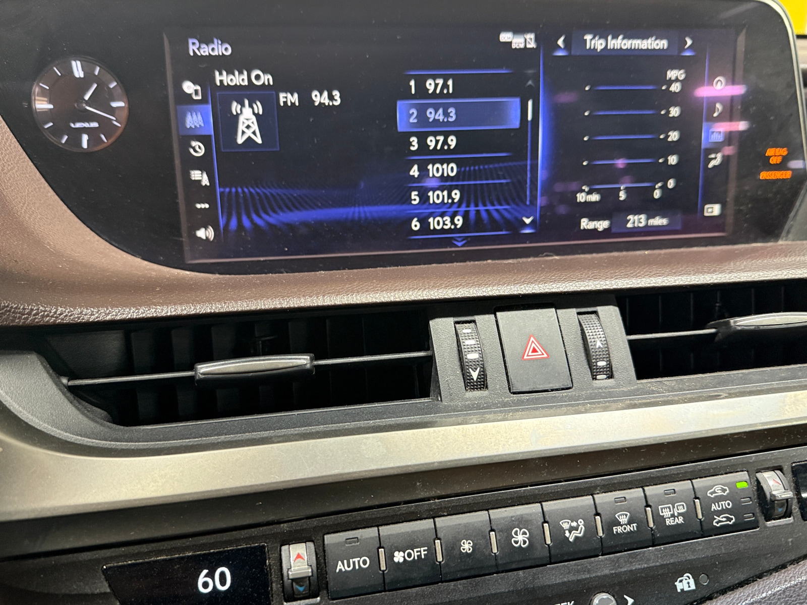 Thumbnail: 2019 Lexus ES - 4