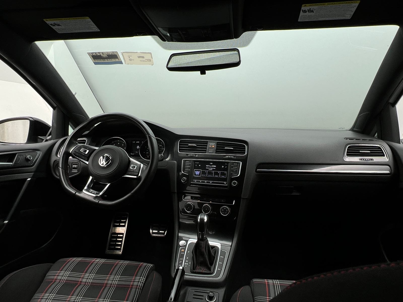 Thumbnail: 2017 Volkswagen Golf - 3