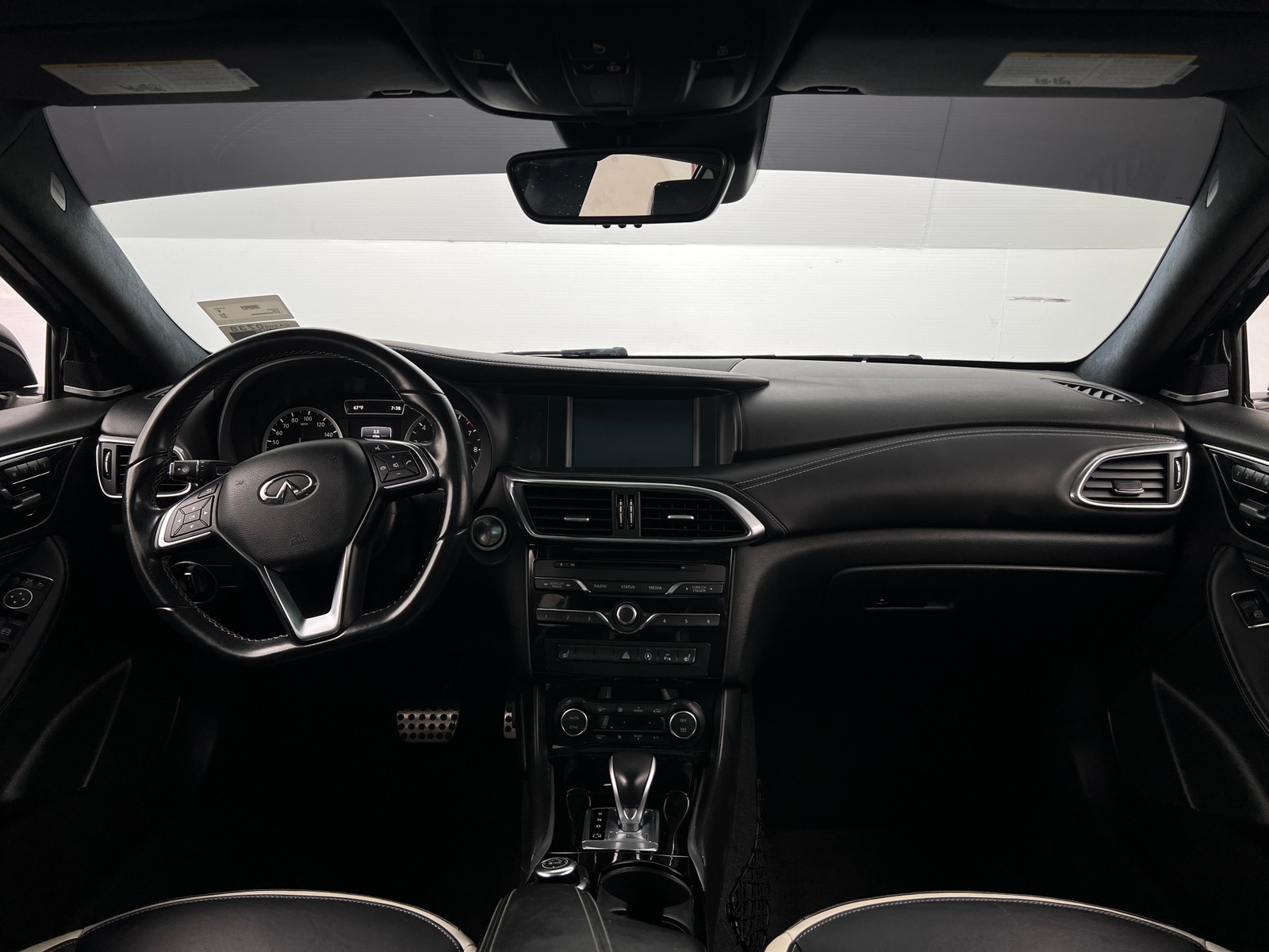 Thumbnail: 2017 INFINITI QX30 - 2