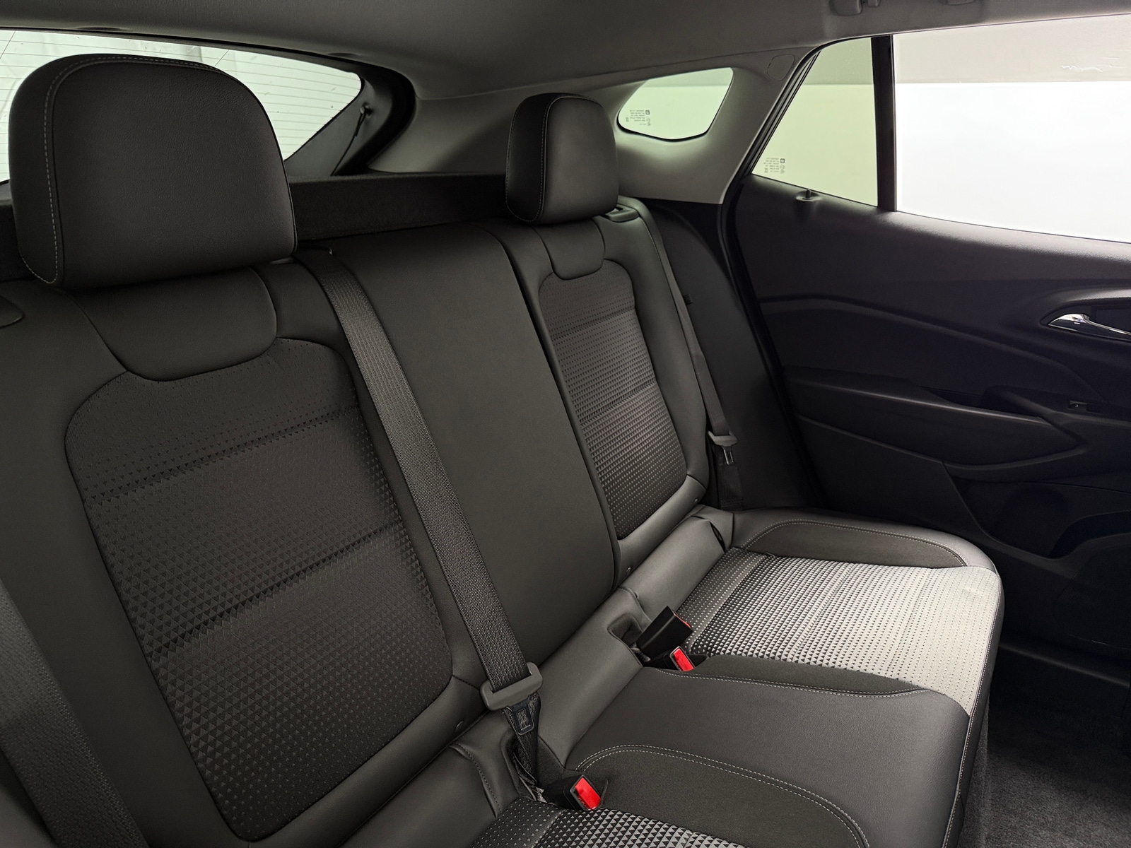 Thumbnail: 2025 Chevrolet Trax - 6