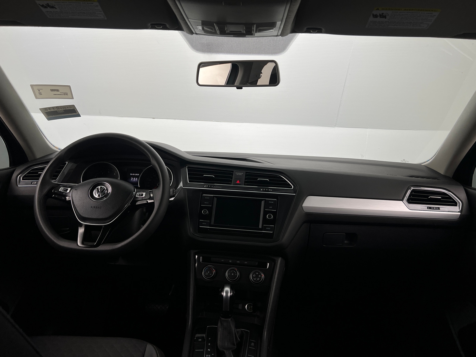 Thumbnail: 2021 Volkswagen Tiguan - 3