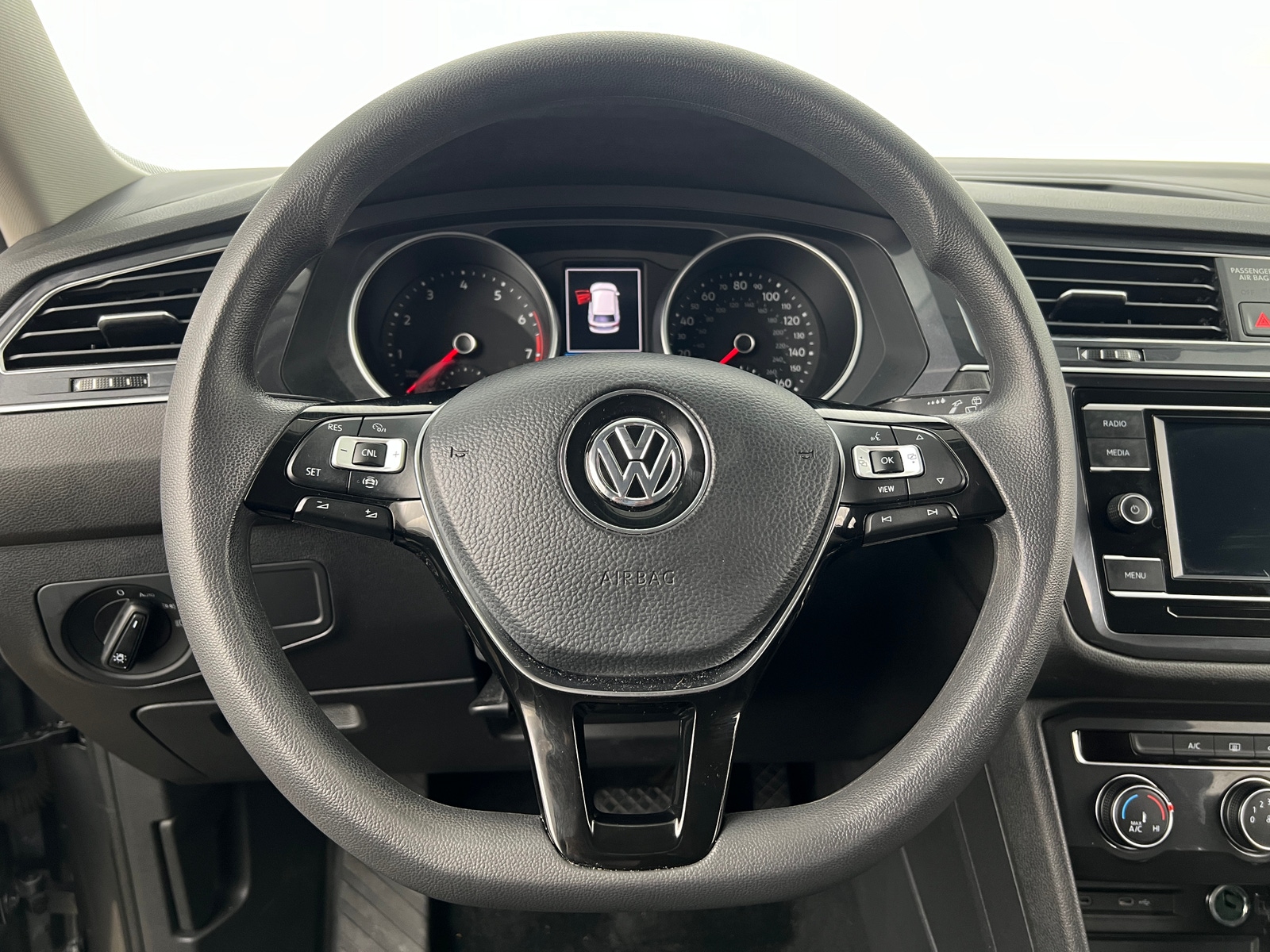 Thumbnail: 2021 Volkswagen Tiguan - 5