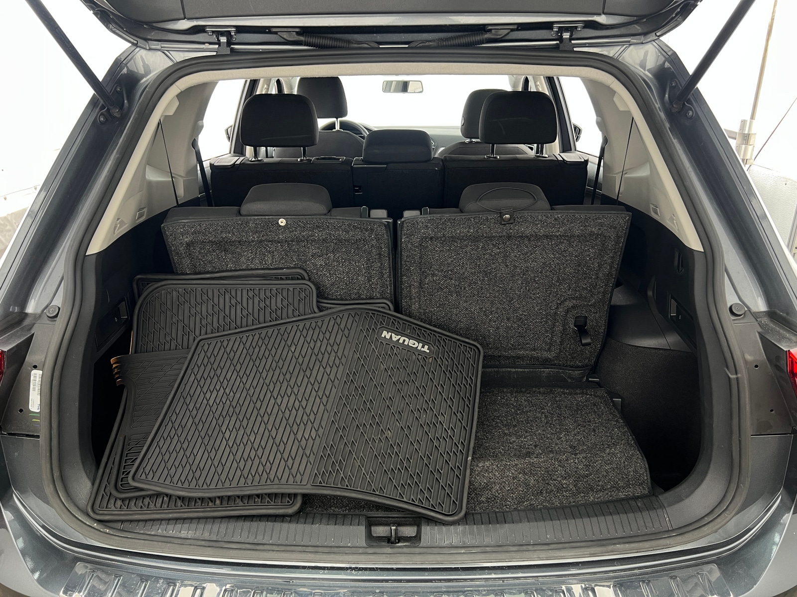 Thumbnail: 2021 Volkswagen Tiguan - 7