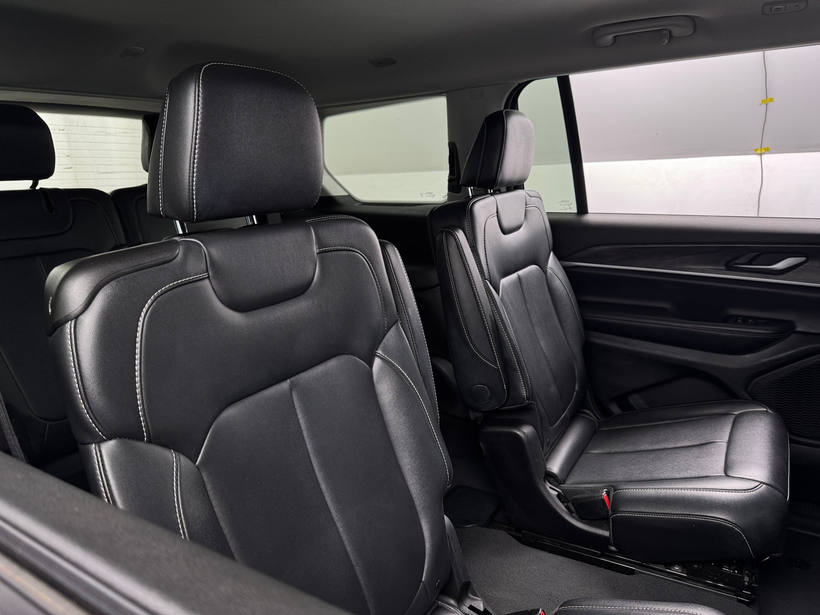 Thumbnail: 2023 Jeep Grand Cherokee L - 5