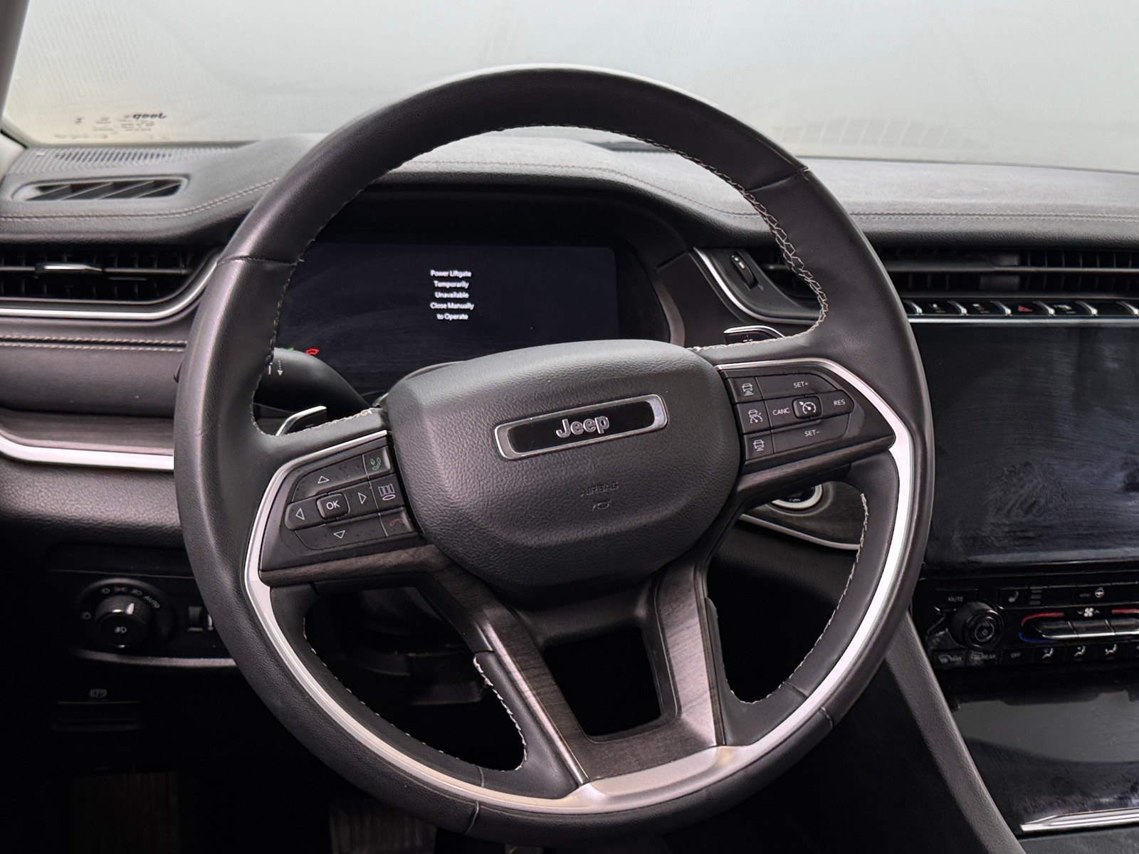 Thumbnail: 2023 Jeep Grand Cherokee L - 4