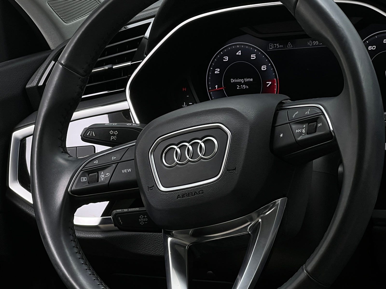 Thumbnail: 2020 Audi Q3 - 4