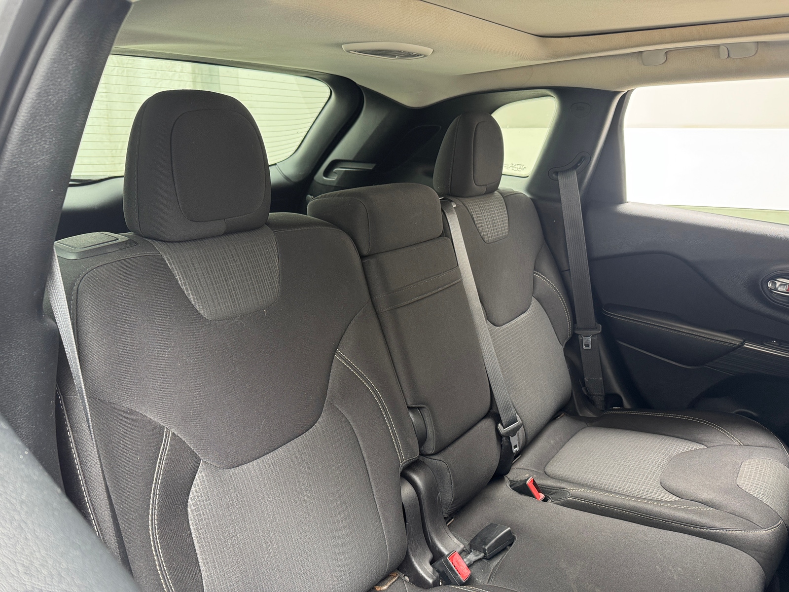 Thumbnail: 2015 Jeep Cherokee - 6