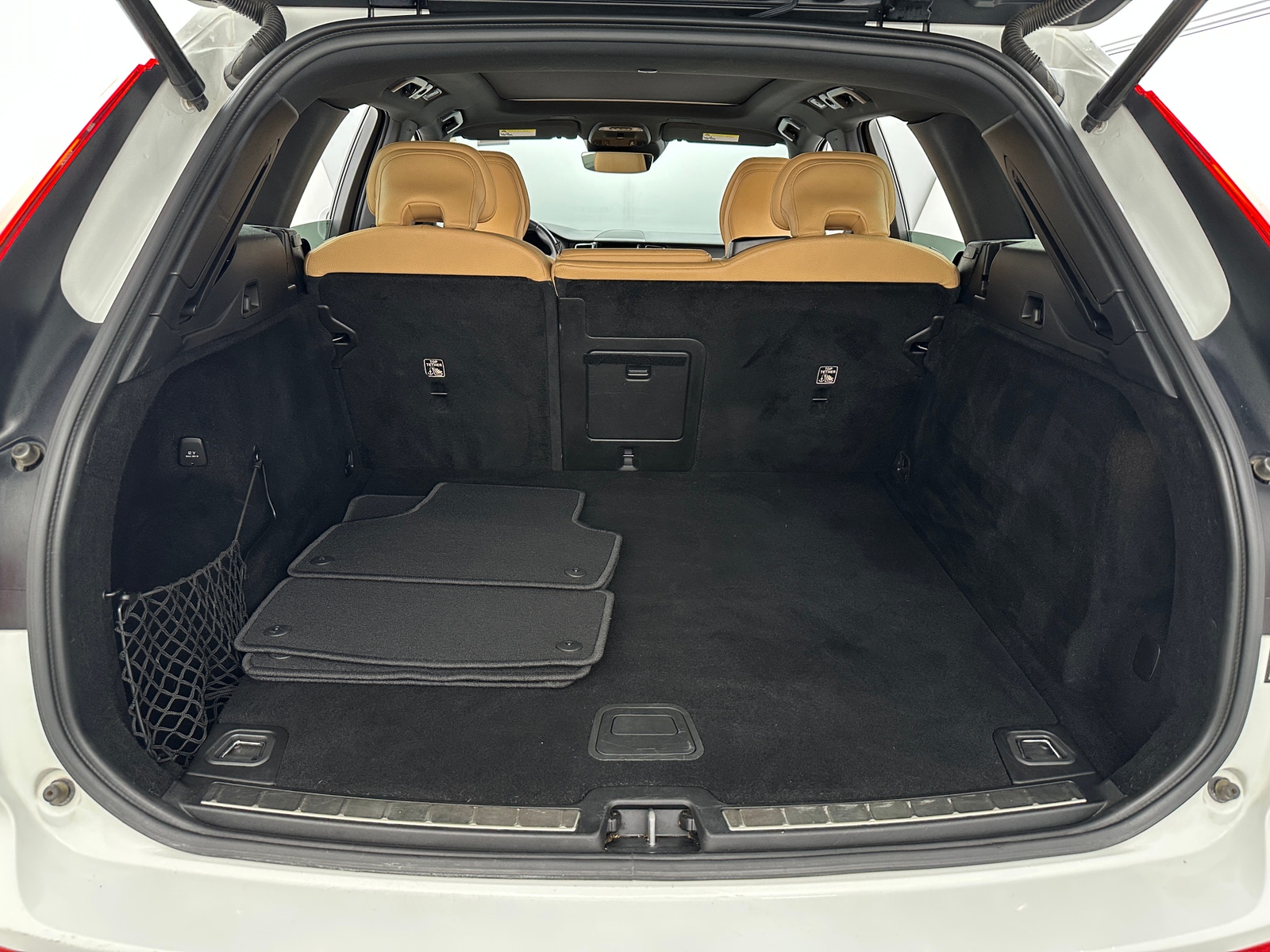 Thumbnail: 2020 Volvo XC60 - 6