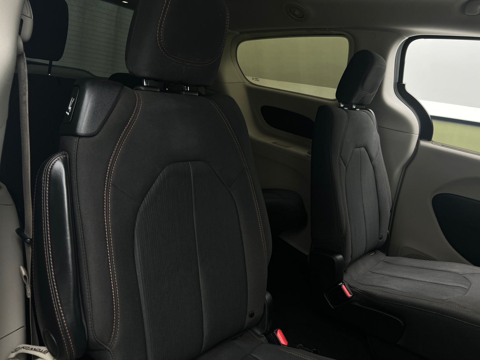 Thumbnail: 2019 Chrysler Pacifica - 6