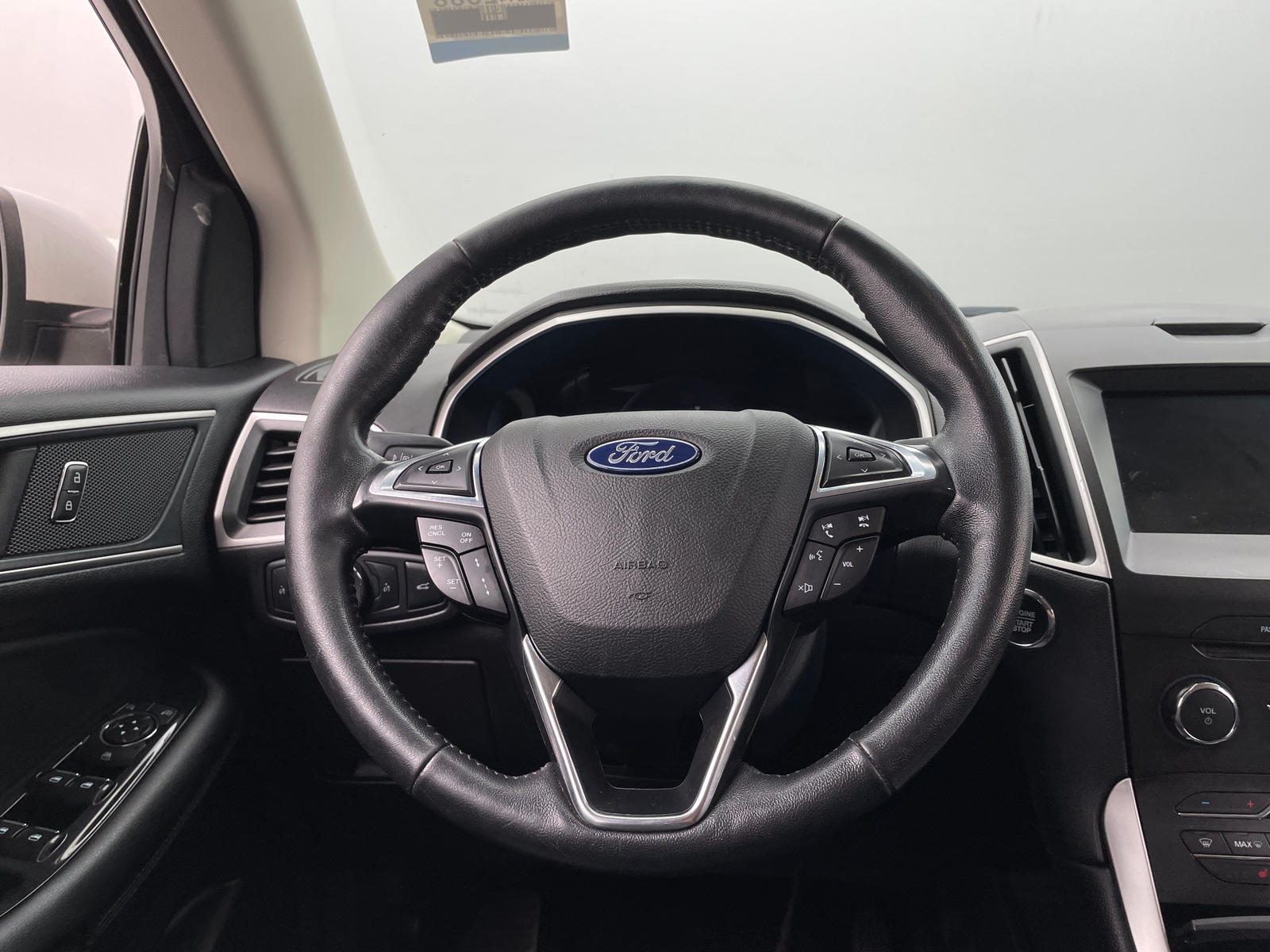 Thumbnail: 2018 Ford Edge - 4