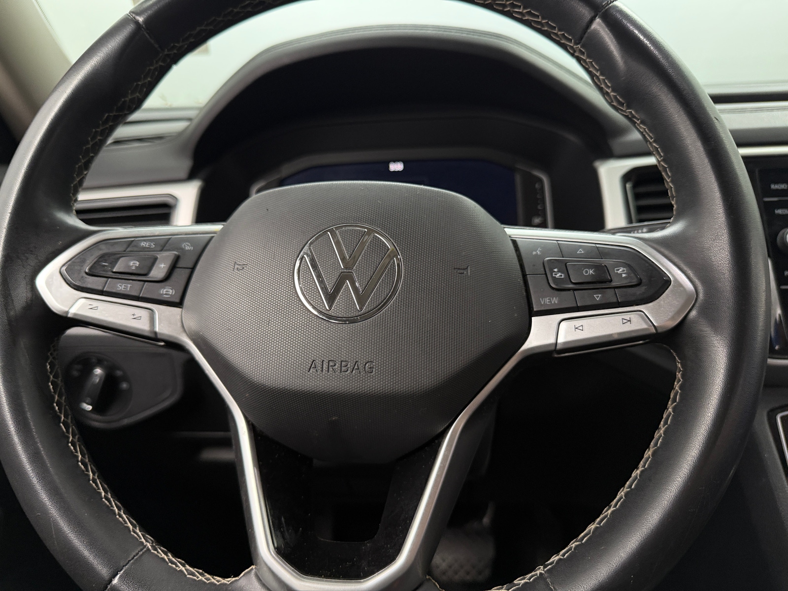 Thumbnail: 2022 Volkswagen Atlas - 4