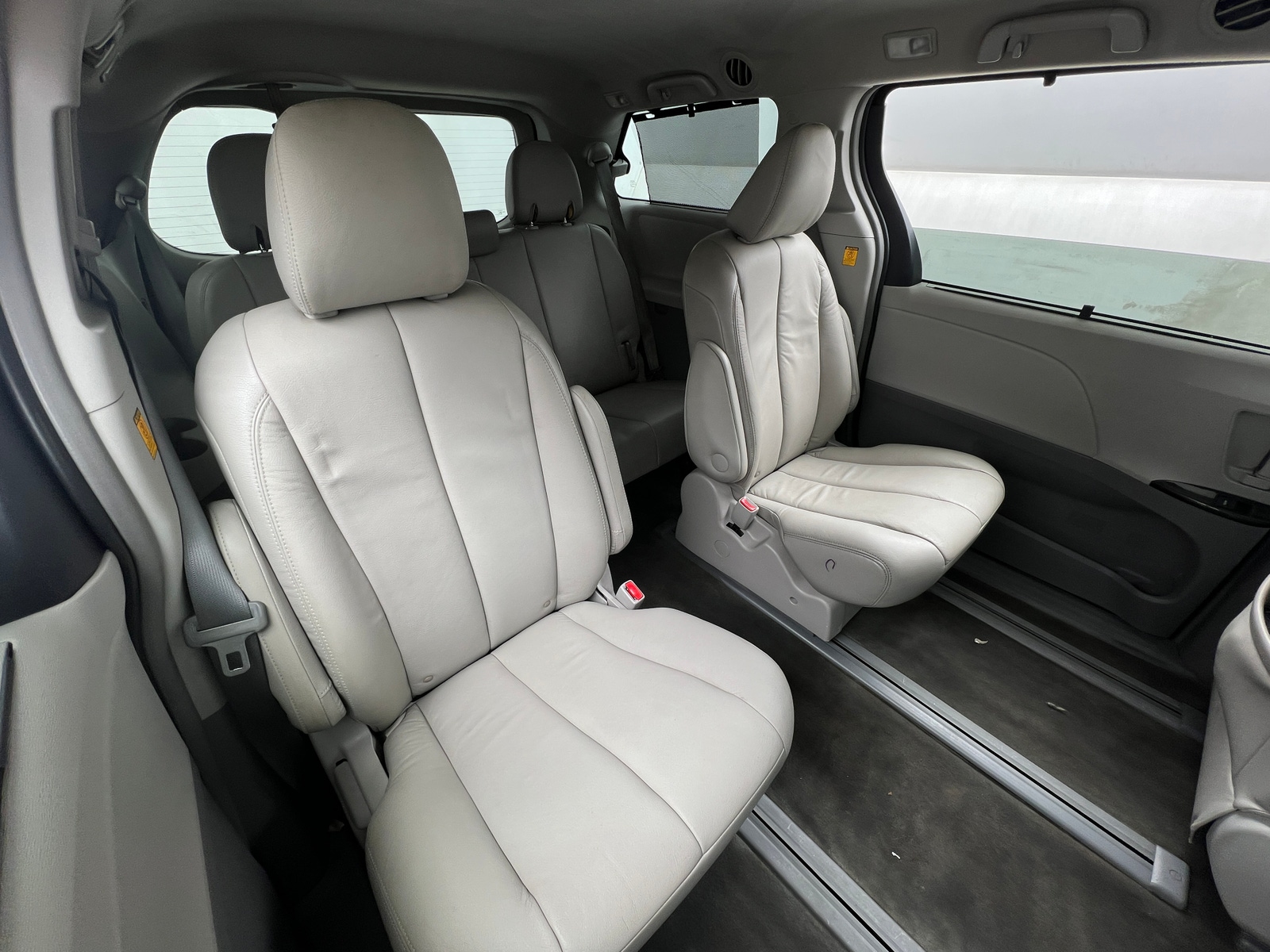 Thumbnail: 2012 Toyota Sienna - 6