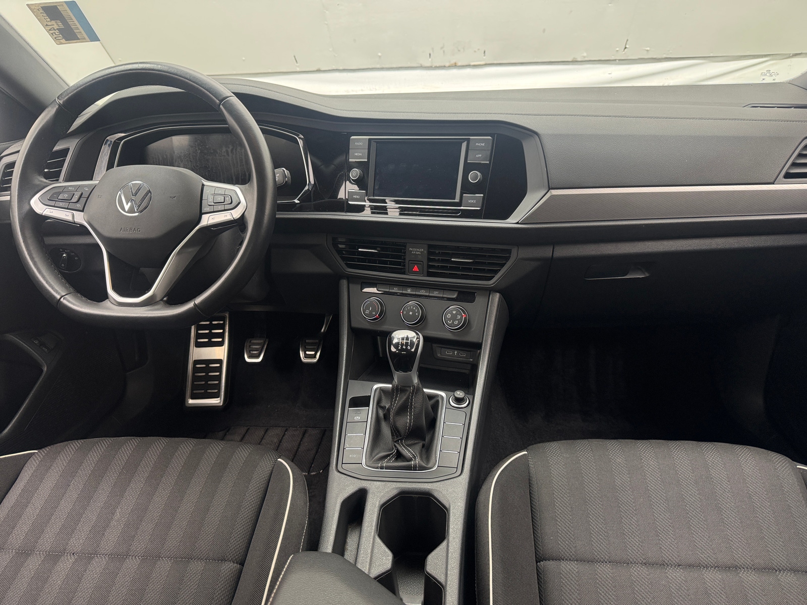Thumbnail: 2023 Volkswagen Jetta - 3