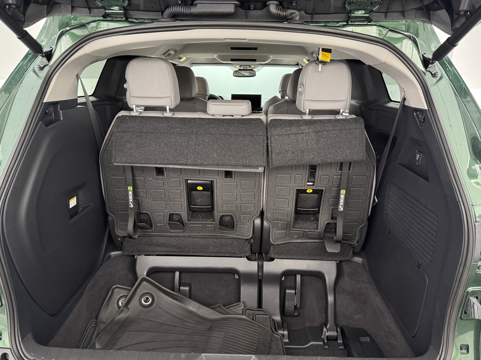 Thumbnail: 2025 Toyota Sienna - 6