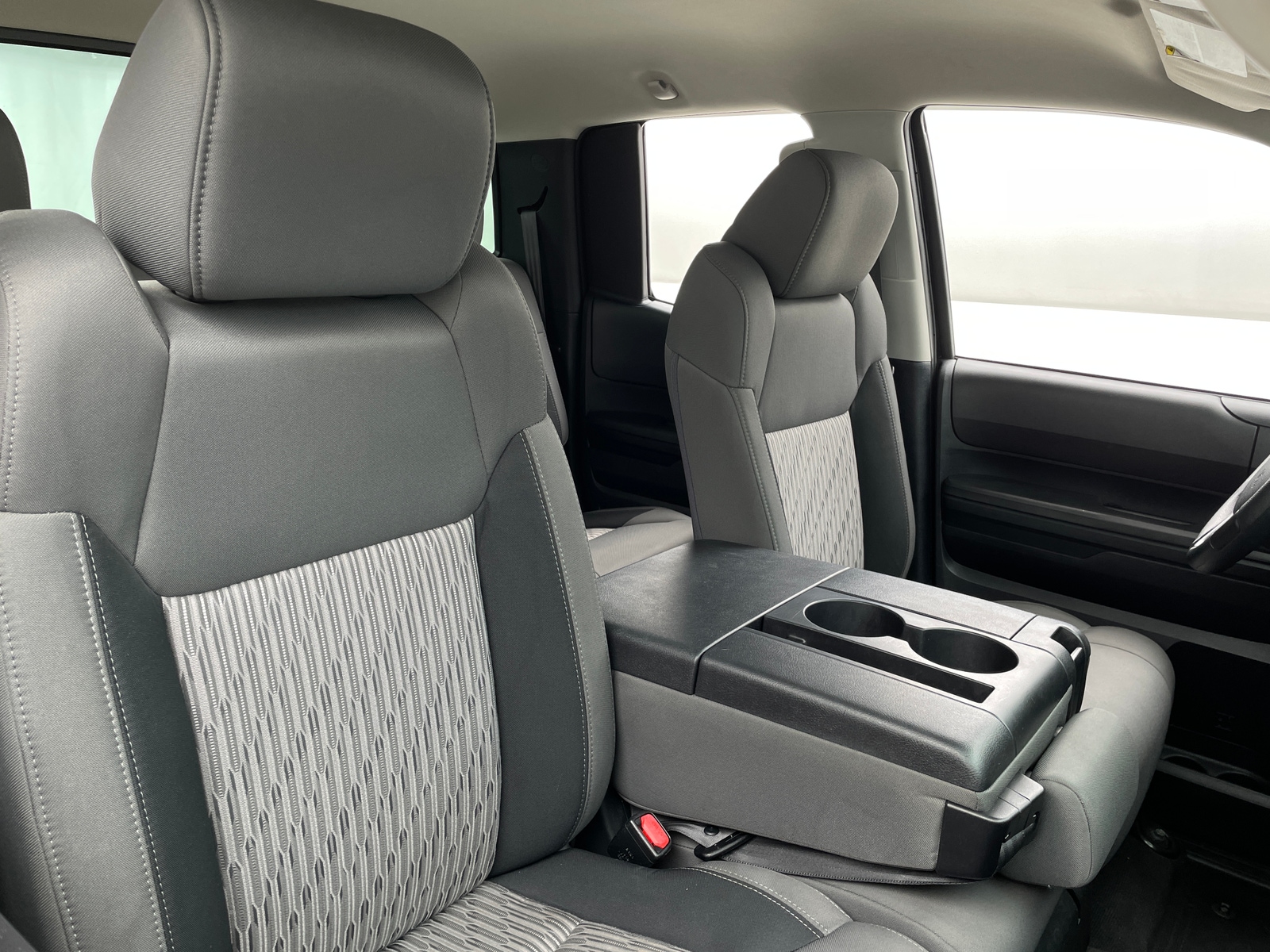 Thumbnail: 2015 Toyota Tundra - 2