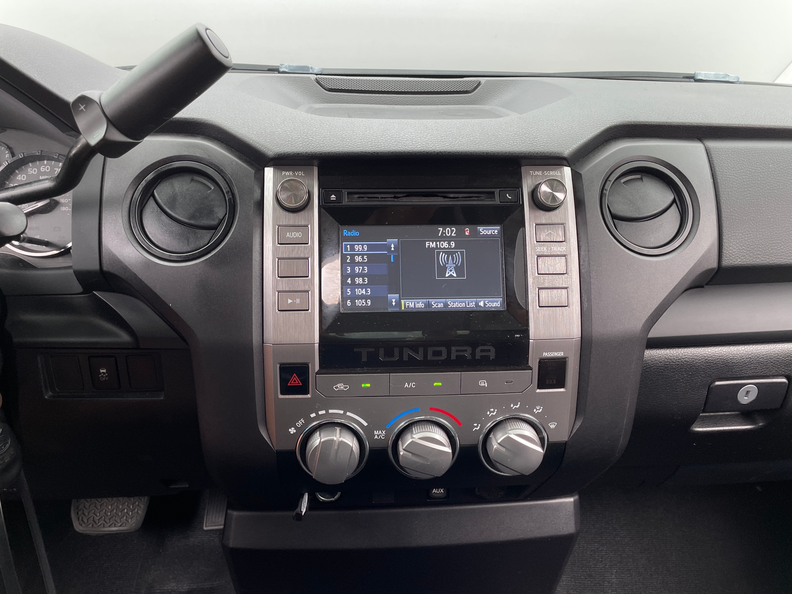 Thumbnail: 2015 Toyota Tundra - 4