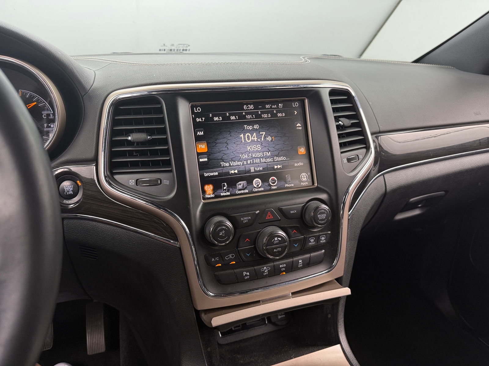 Thumbnail: 2014 Jeep Grand Cherokee - 3