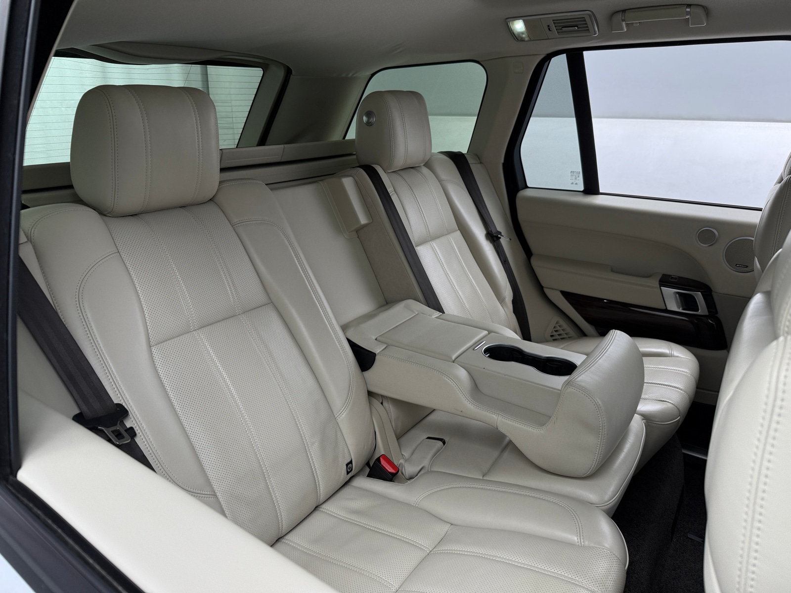 Thumbnail: 2016 Land Rover Range Rover - 5