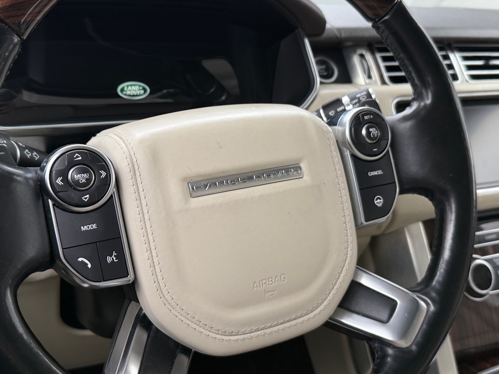 Thumbnail: 2016 Land Rover Range Rover - 4