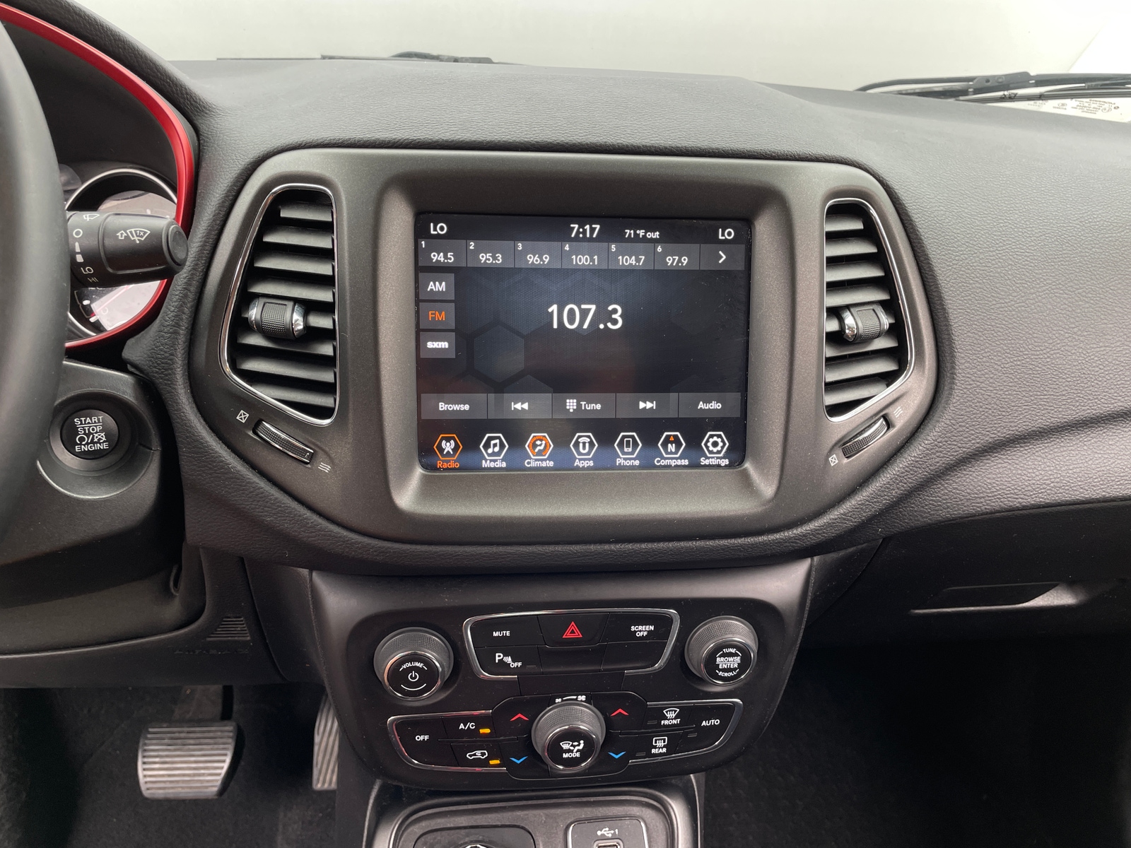 Thumbnail: 2019 Jeep Compass - 3