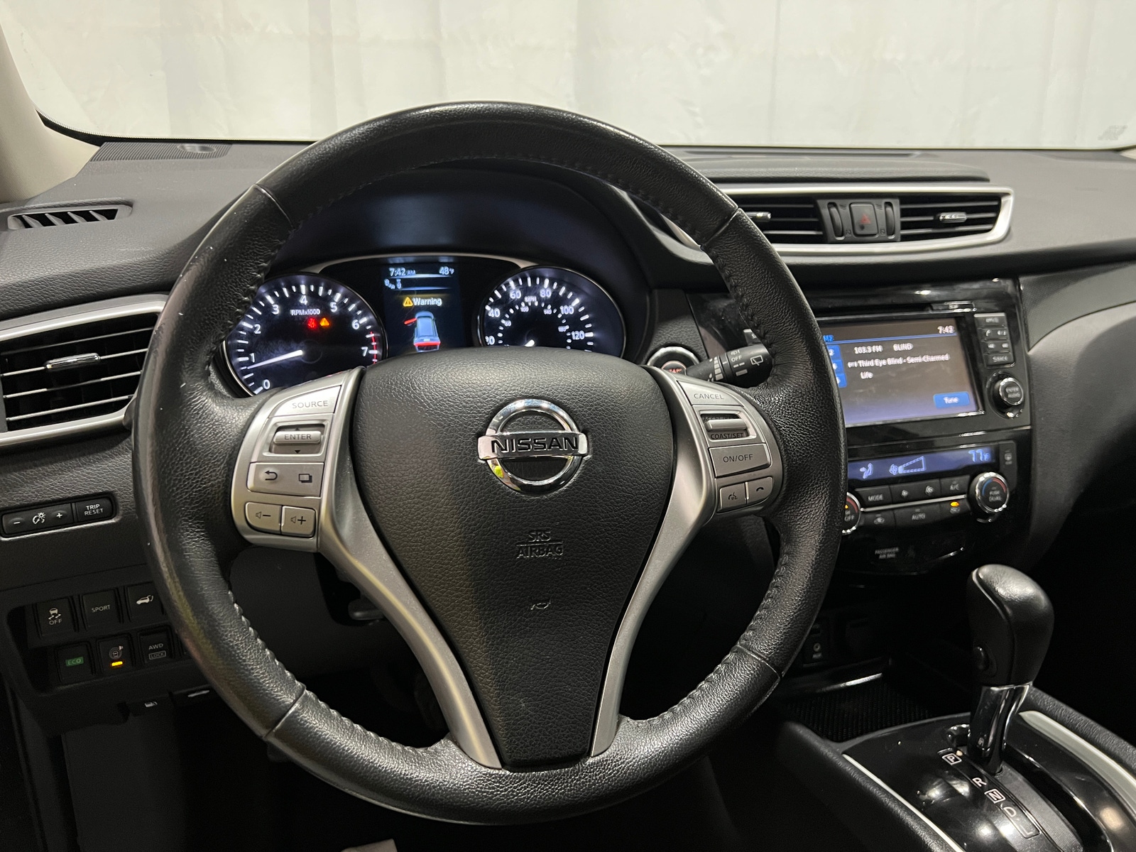 Thumbnail: 2016 Nissan Rogue - 4