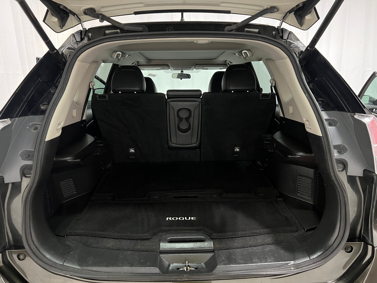 Thumbnail: 2016 Nissan Rogue - 6