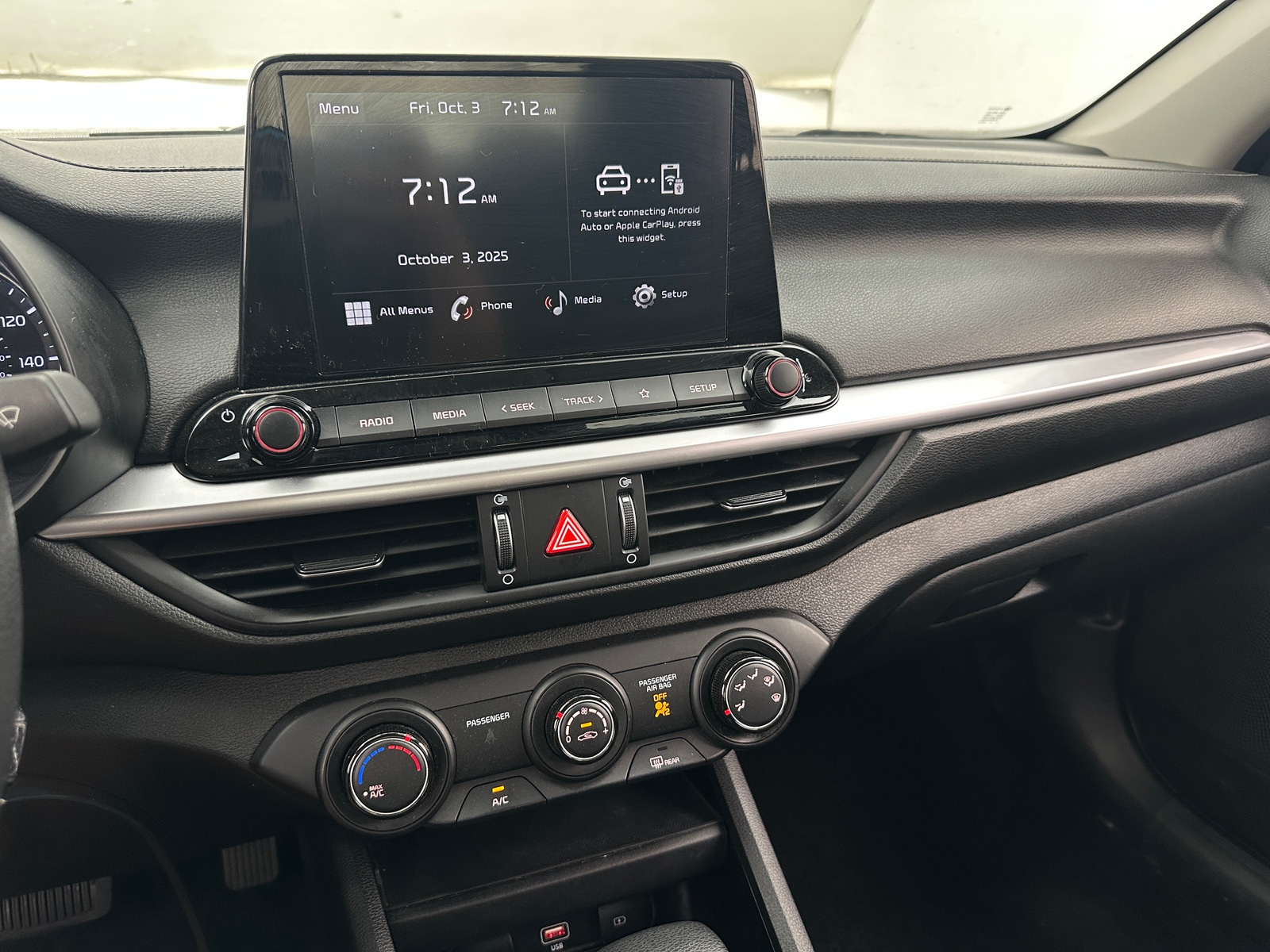 Thumbnail: 2024 Kia Forte - 4